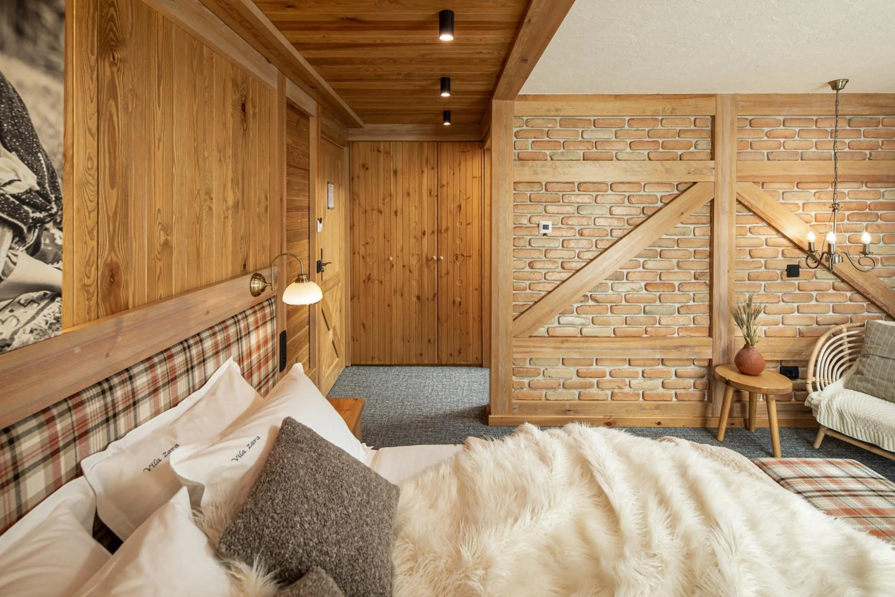 Bedroom, Bed in Zara Chalet