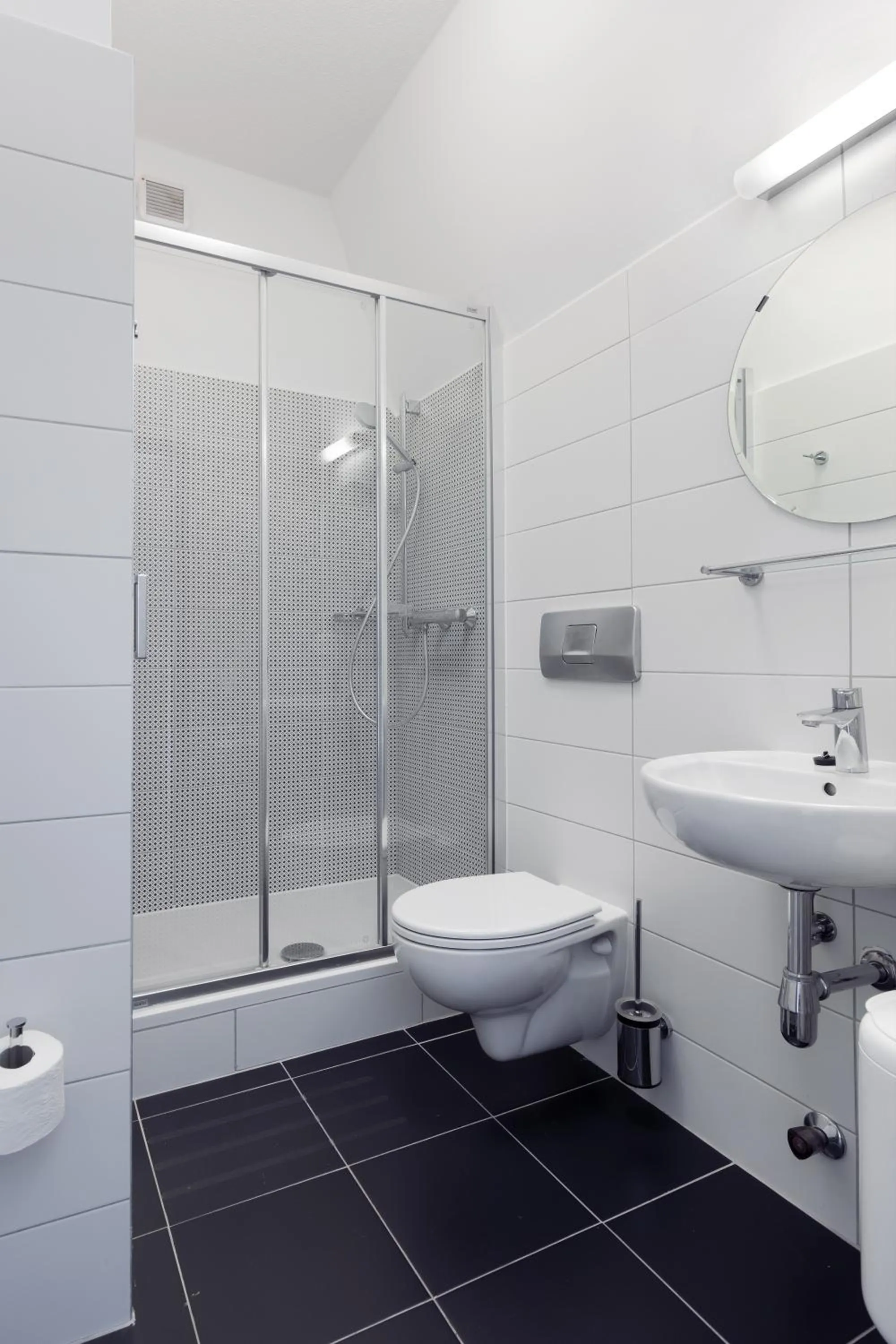 Shower in Hostel Marmota