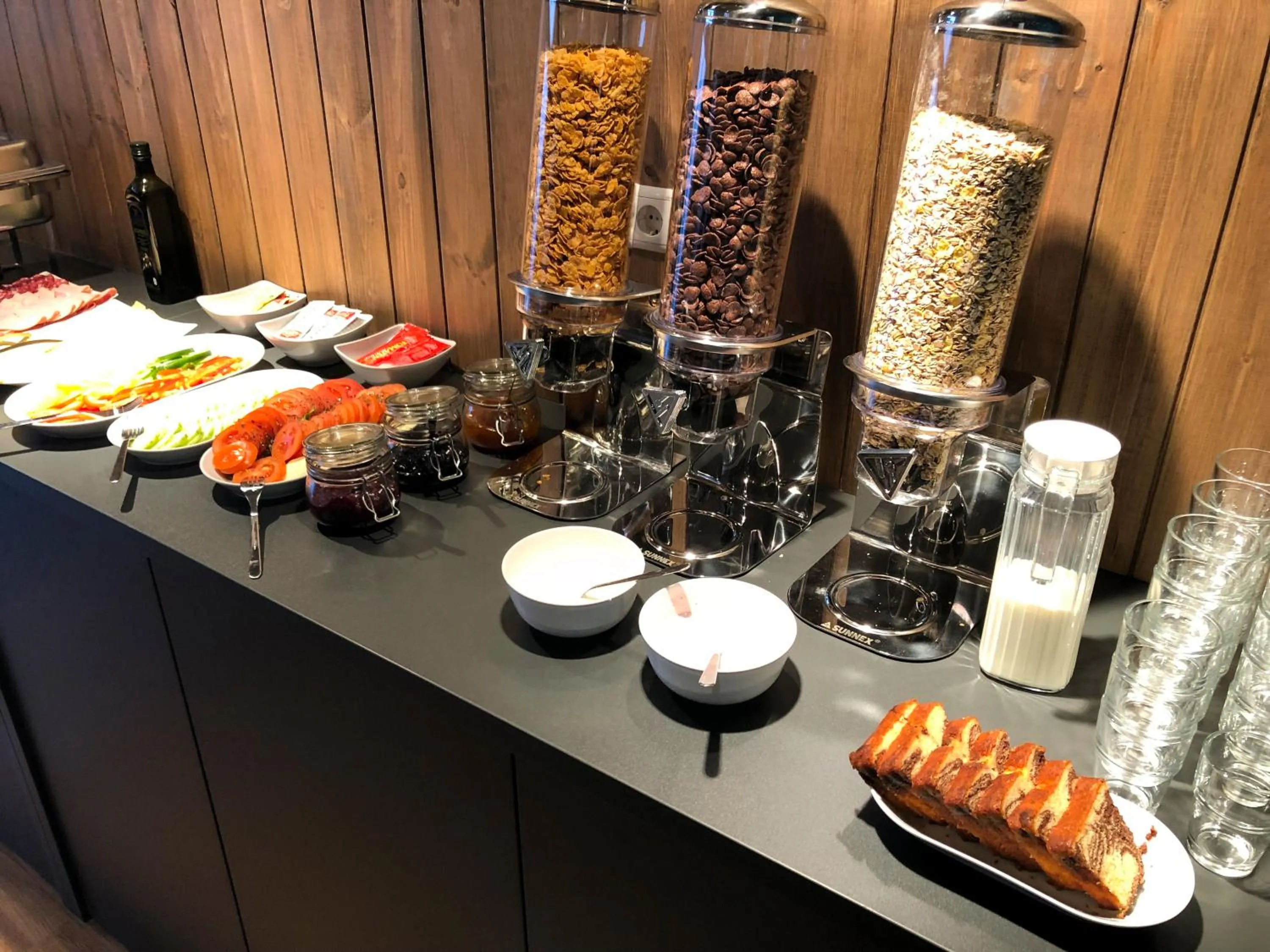 Food and drinks in Hostel Marmota