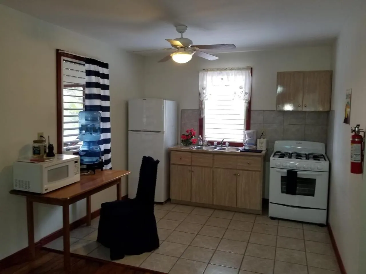 Kitchen or kitchenette in River Bend Resort Bze