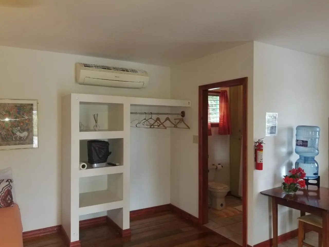 Communal lounge/ TV room in River Bend Resort Bze