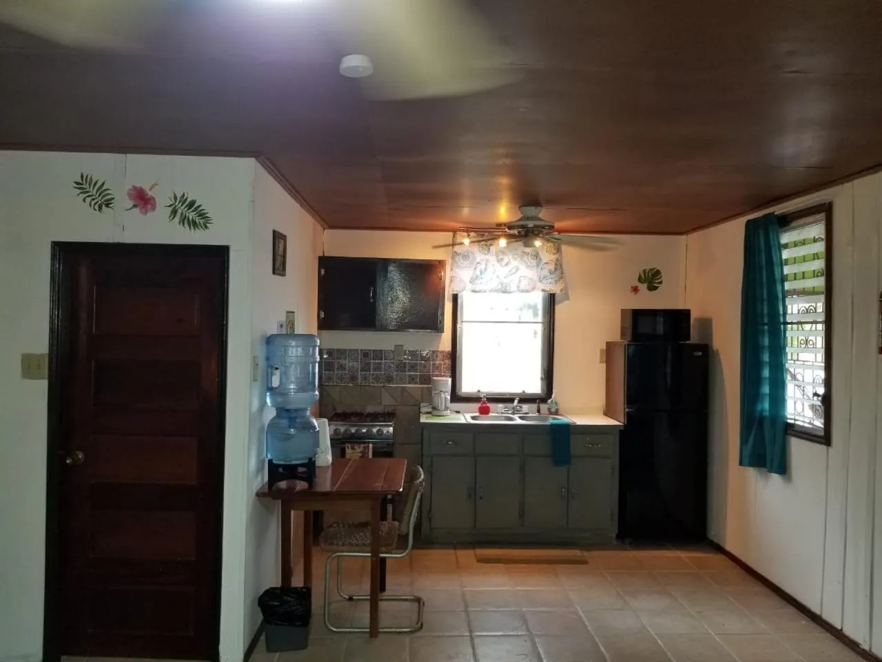 Kitchen or kitchenette in River Bend Resort Bze