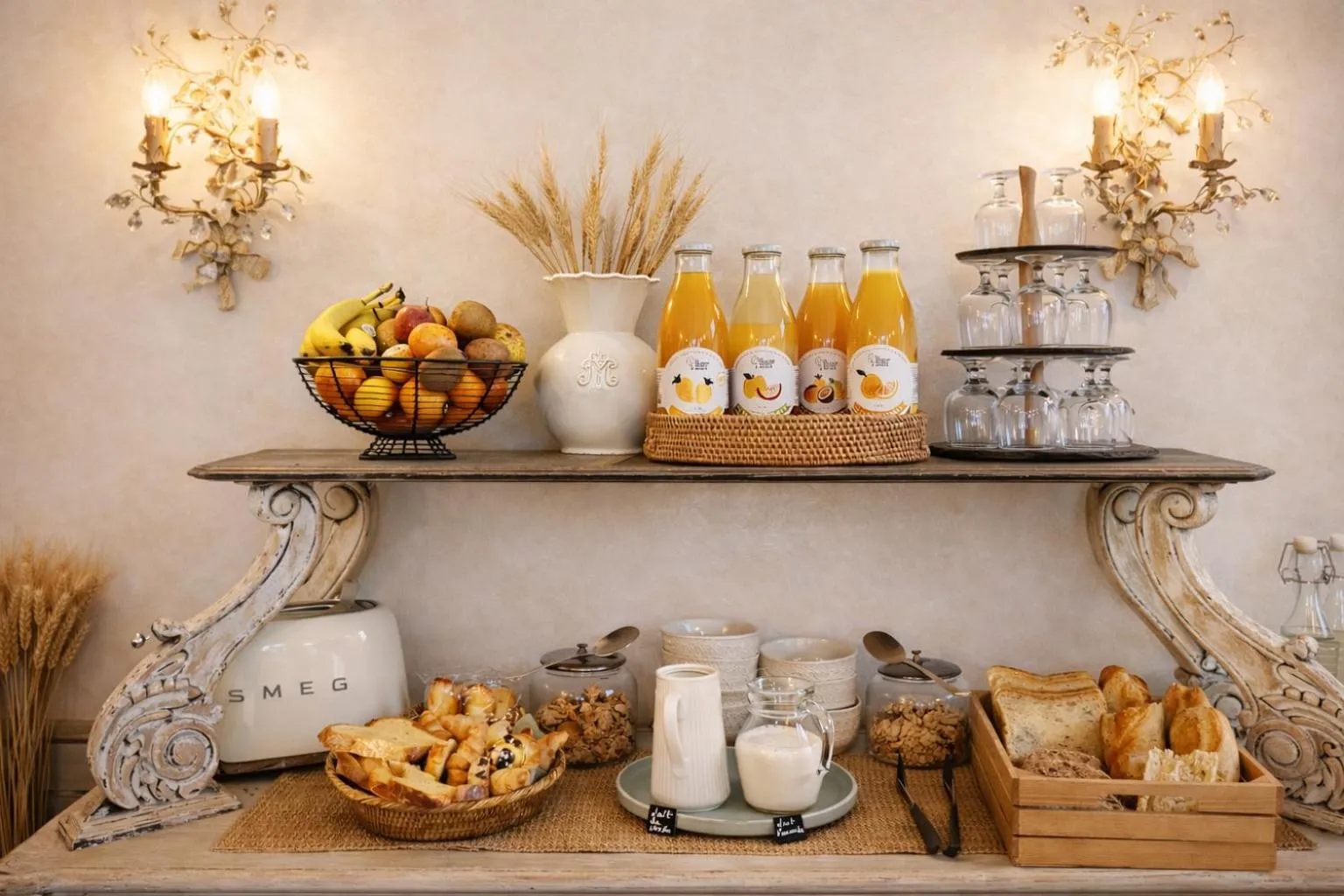 Buffet breakfast in Hotel Villa Catarie