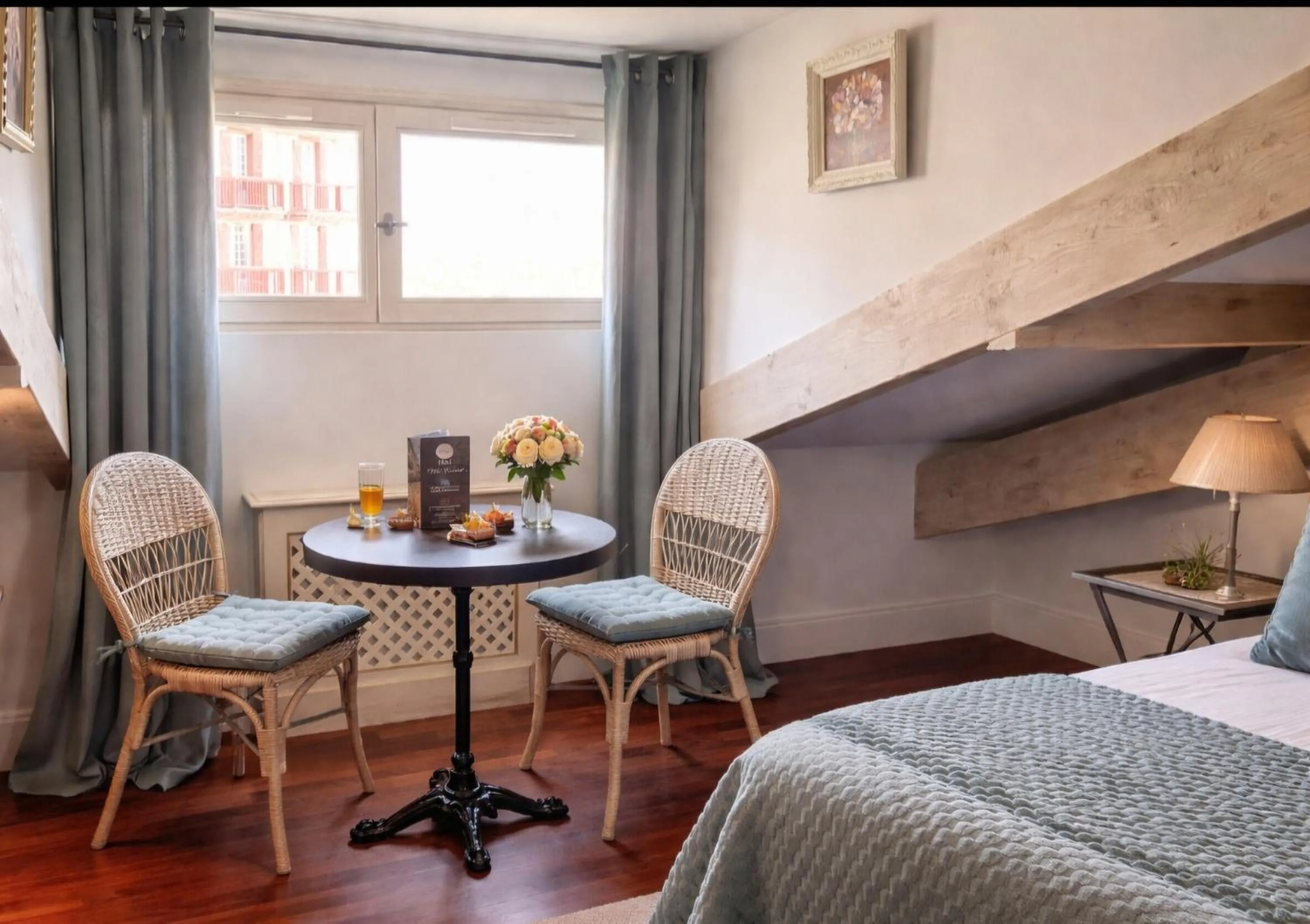 Living room, Bed in Hotel Villa Catarie
