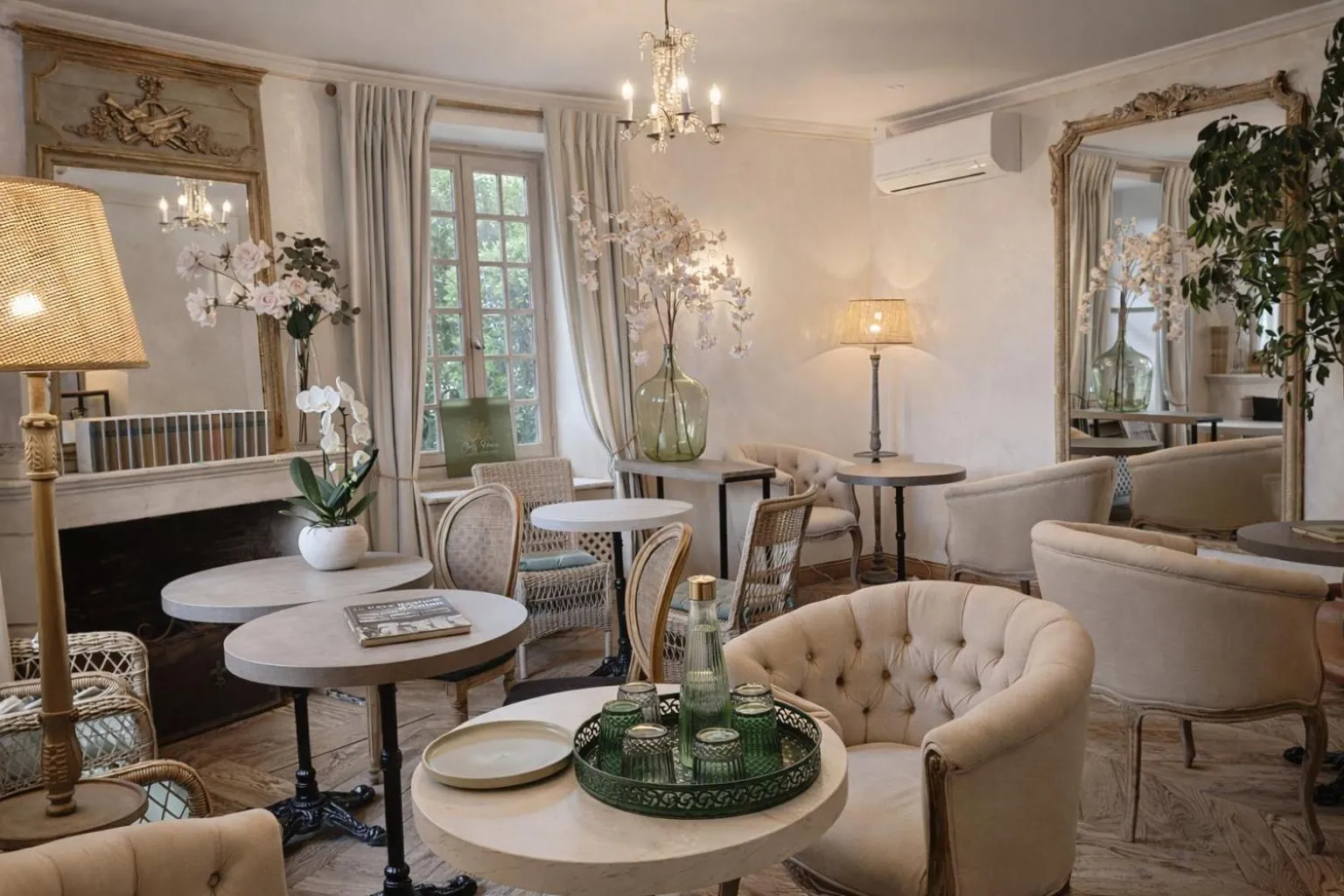 Living room in Hotel Villa Catarie