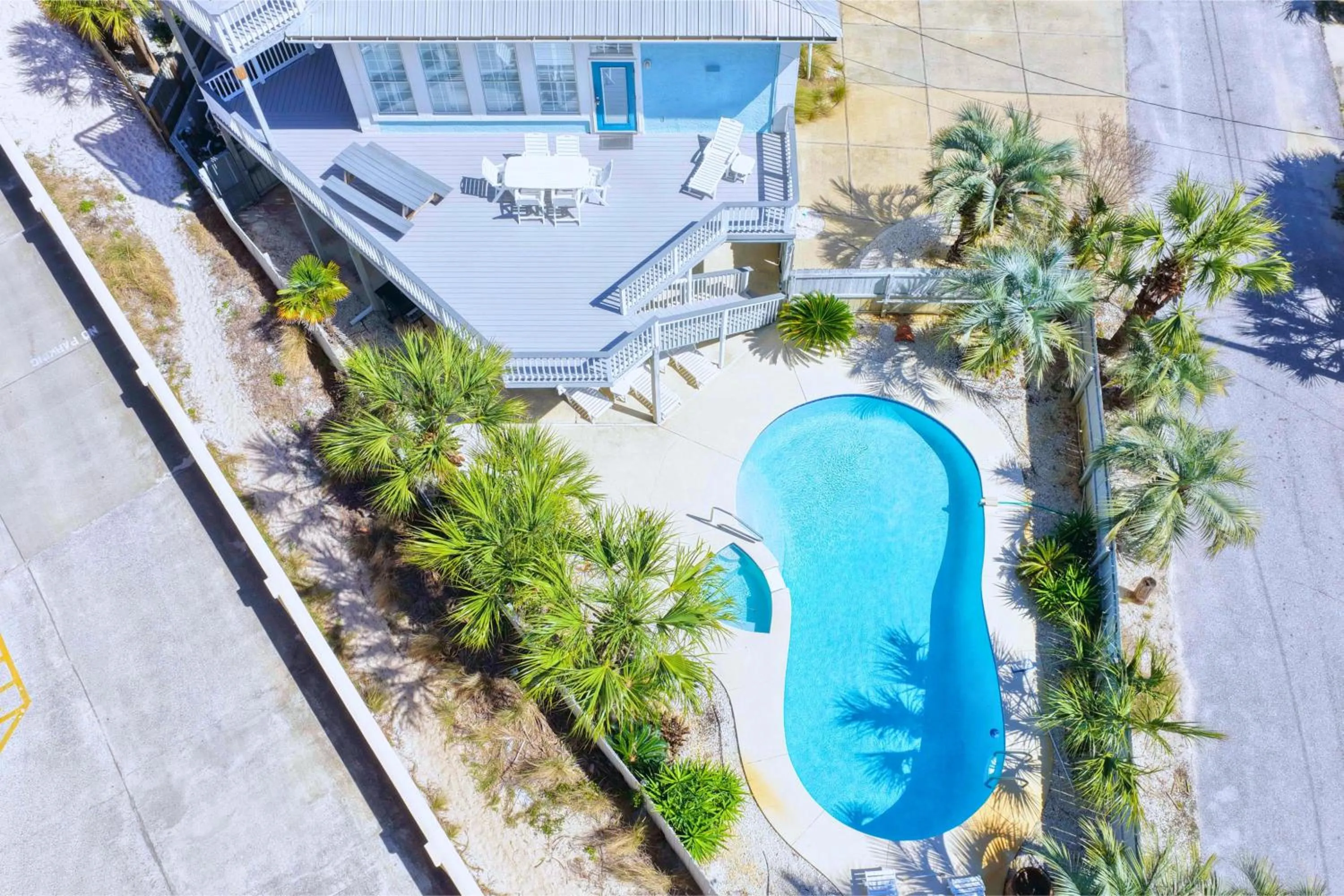 Property building in Casa Palmera