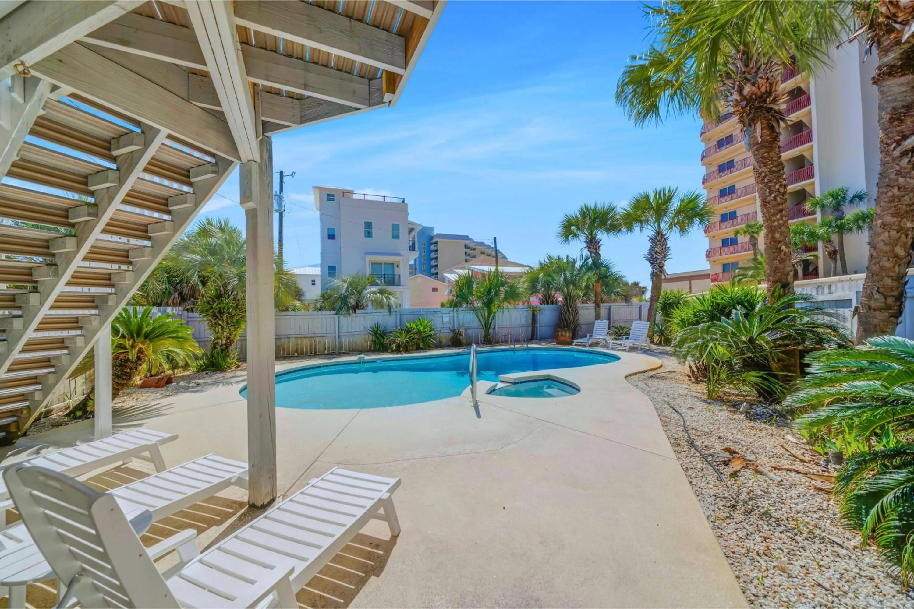 Property building in Casa Palmera