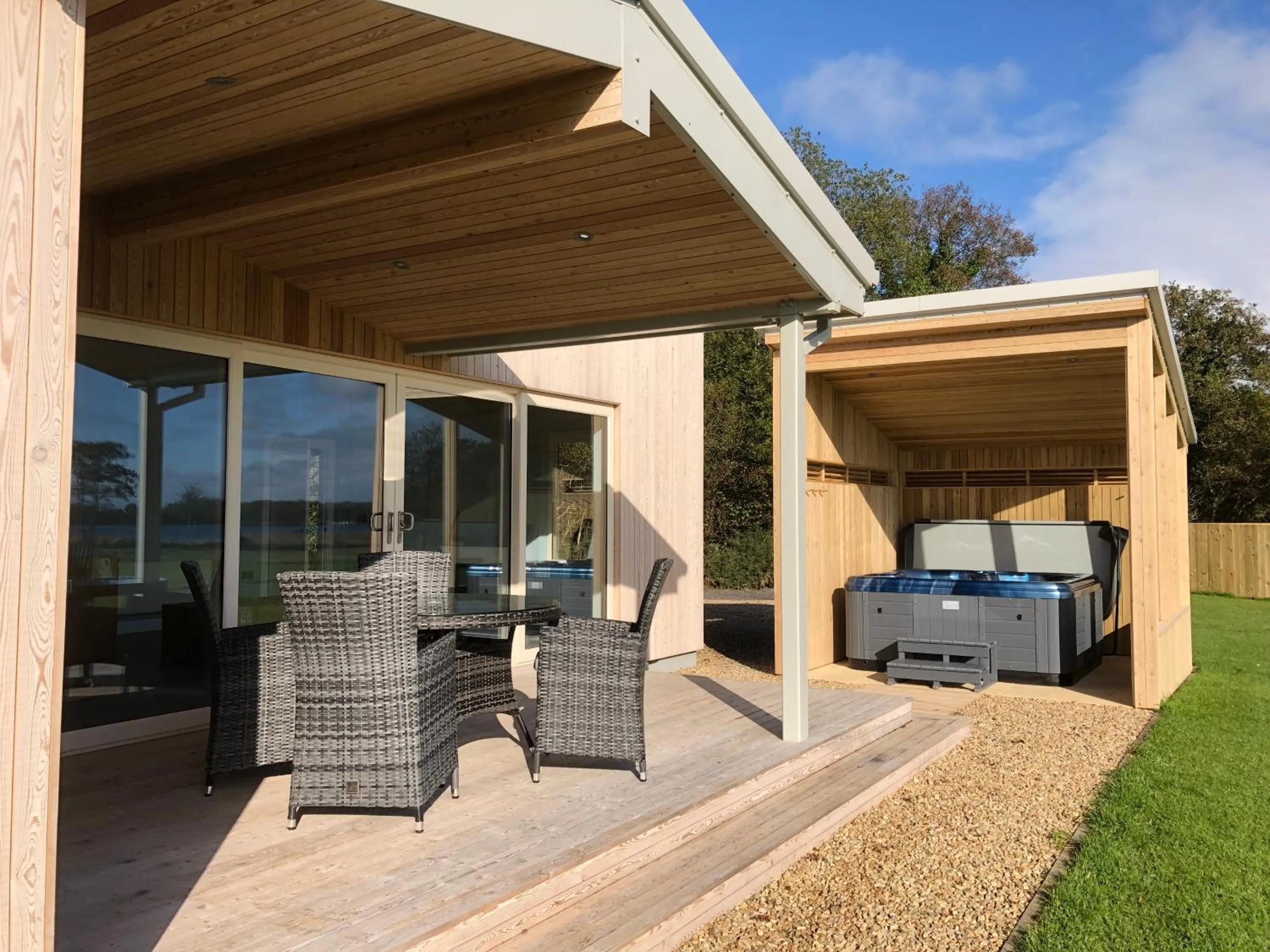 Patio in Platinum Lakeside Lodge at Mullans Bay