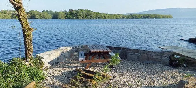 Natural landscape in Platinum Lakeside Lodge at Mullans Bay