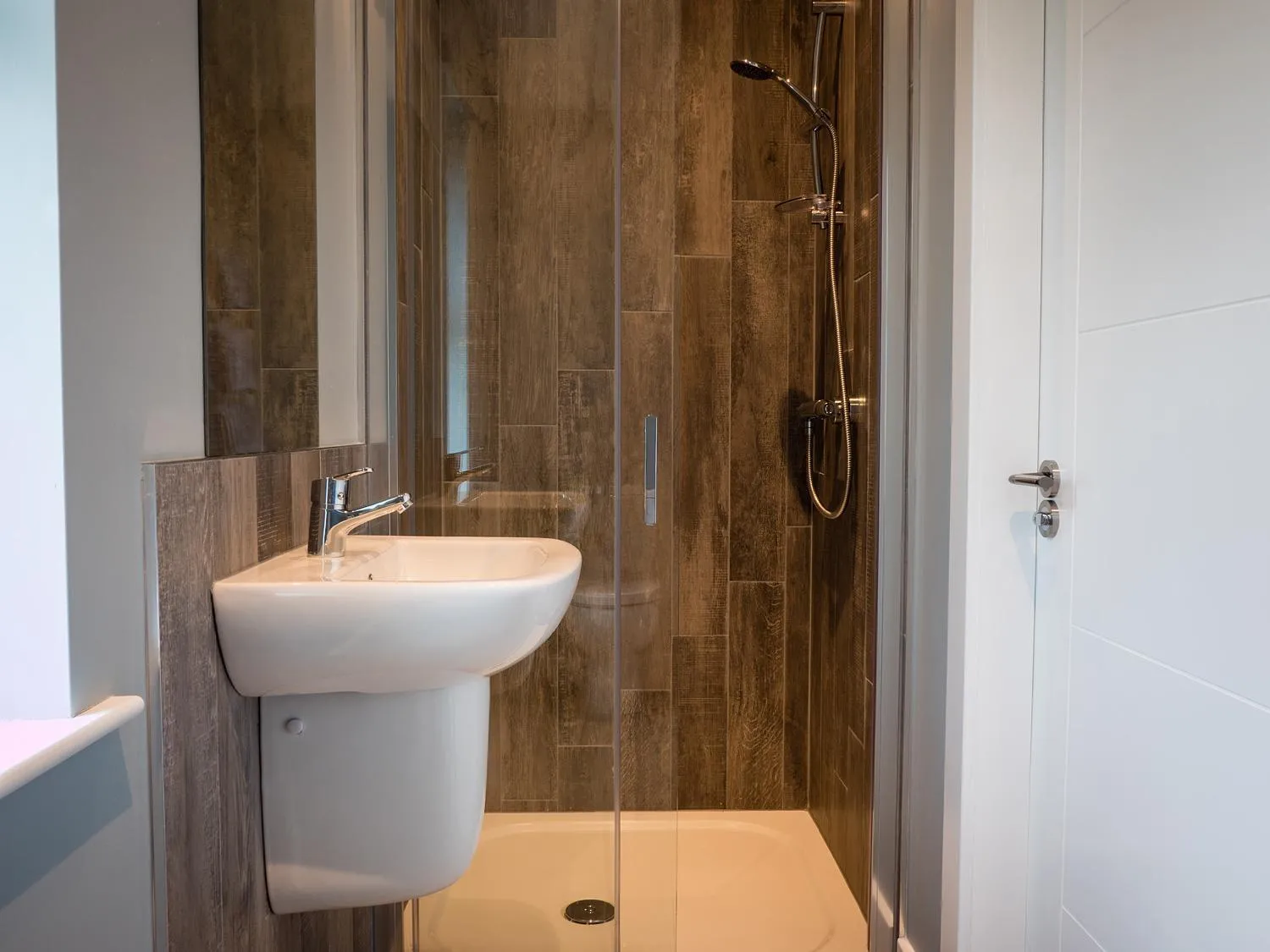 Bathroom in Platinum Lakeside Lodge at Mullans Bay