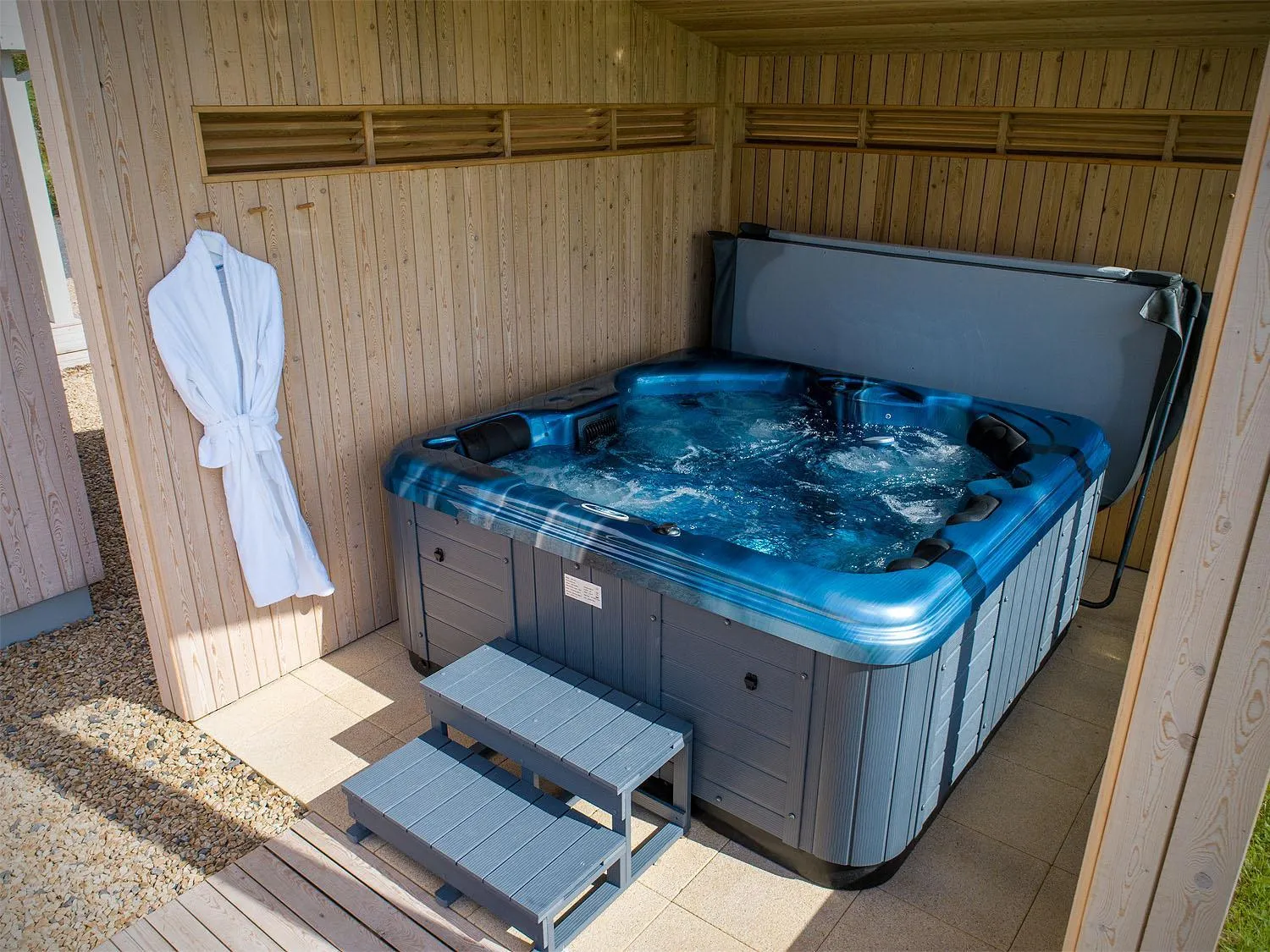 Platinum Lakeside Lodge at Mullans Bay