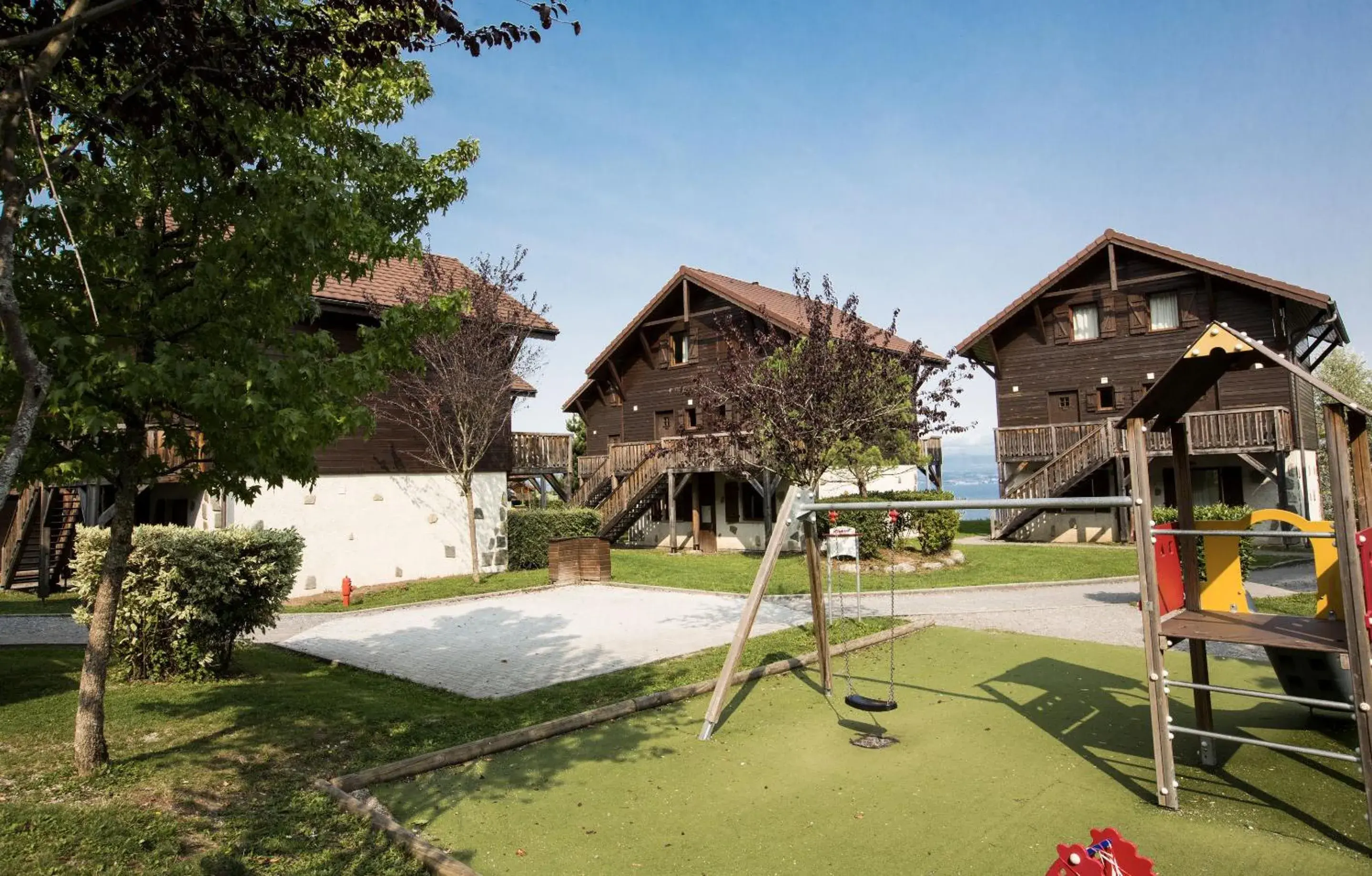 Facade/entrance in Résidence Odalys Les Chalets d'Evian Facade/entrance in Résidence Odalys Les Chalets d'Evian