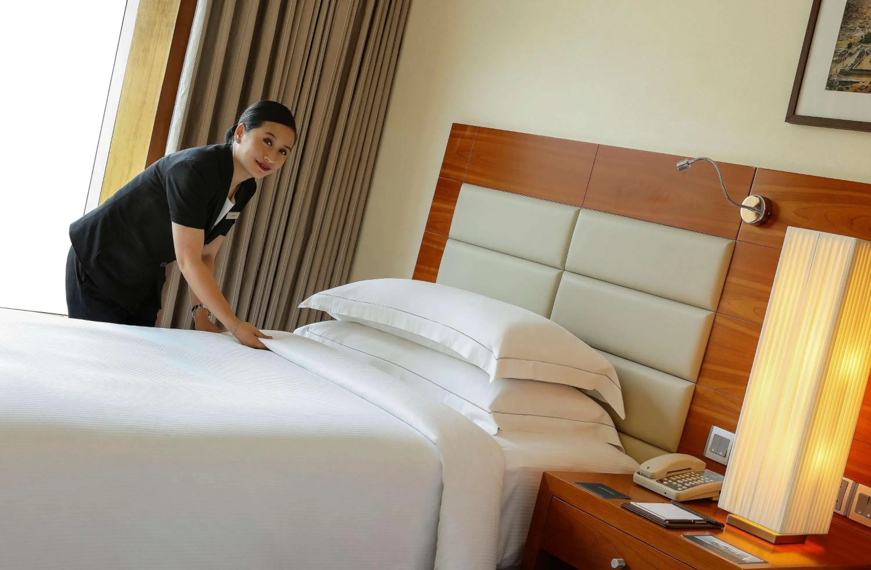 Bed in Hilton Bangalore Embassy GolfLinks