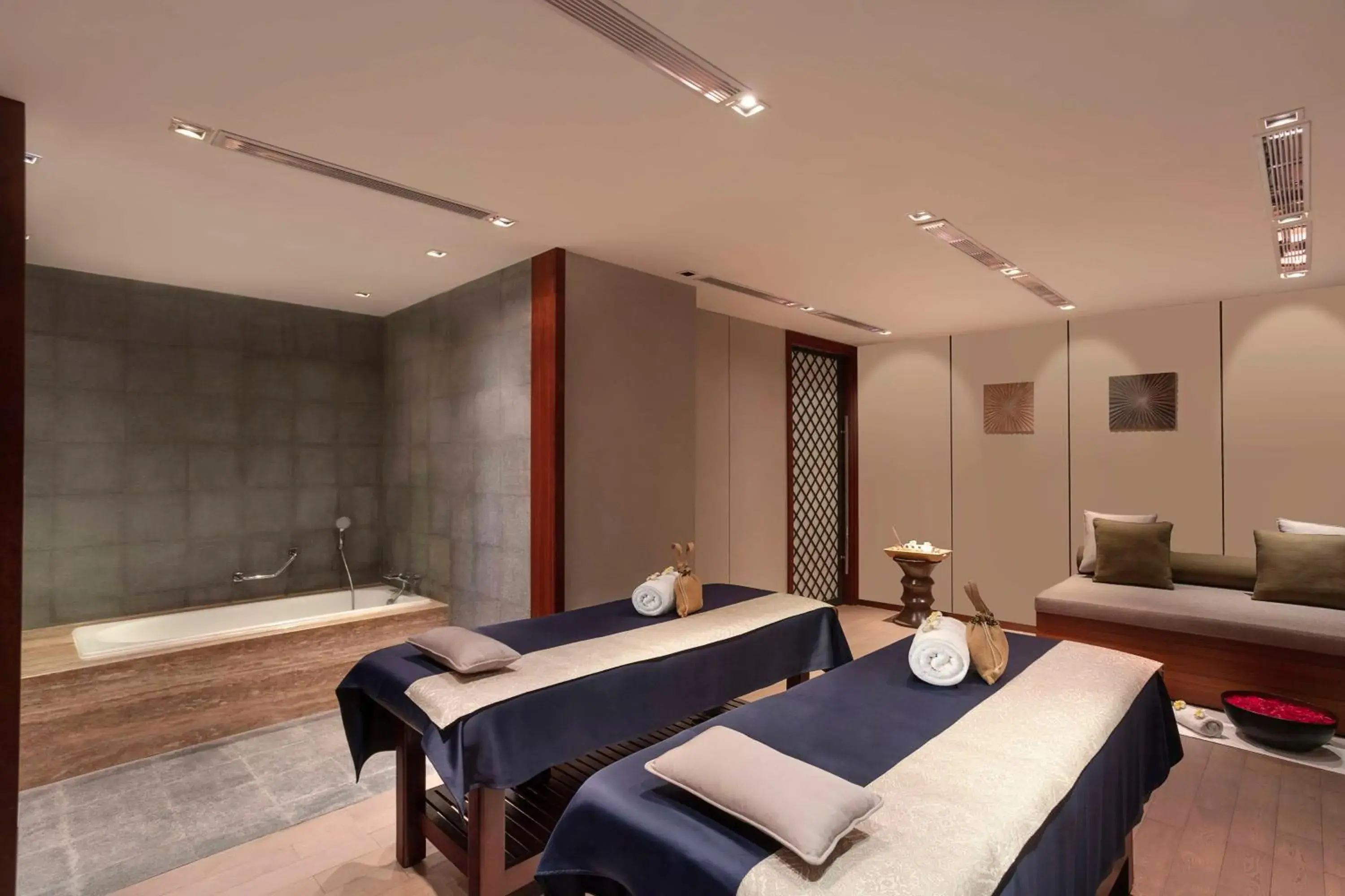 Spa and wellness centre/facilities in Hilton Bangalore Embassy GolfLinks Spa and wellness centre/facilities in Hilton Bangalore Embassy GolfLinks