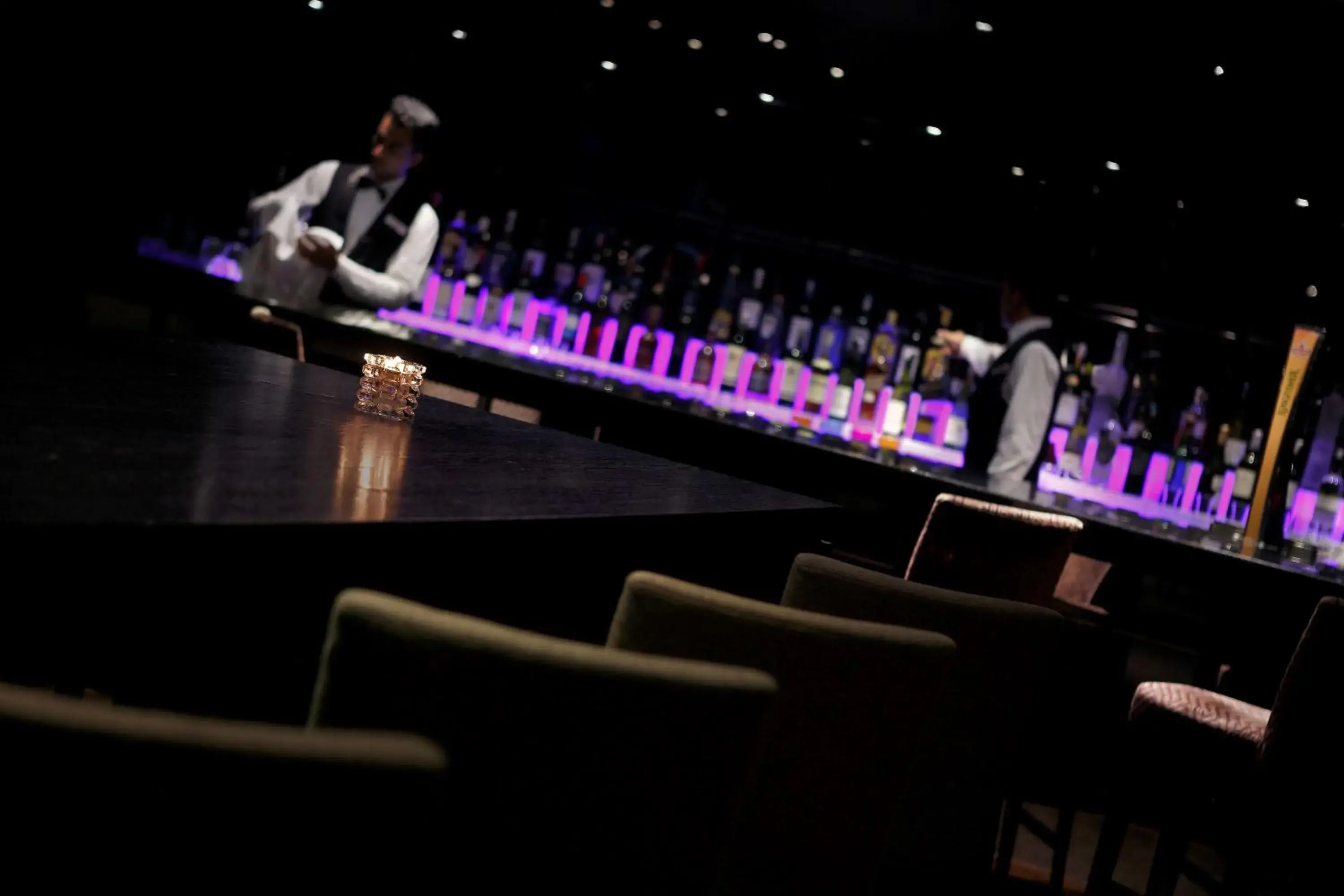 Lounge or bar in Hilton Bangalore Embassy GolfLinks Lounge or bar in Hilton Bangalore Embassy GolfLinks