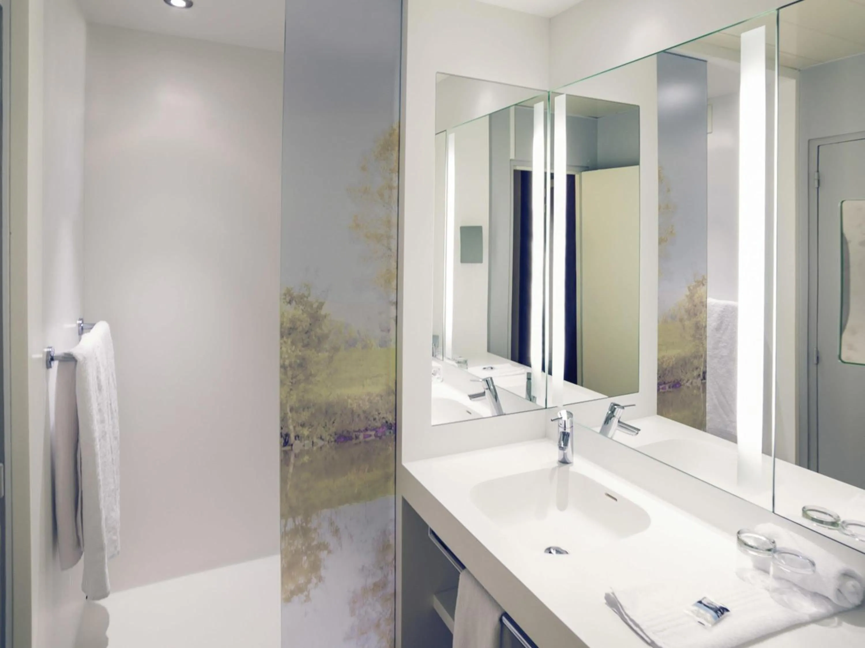 Bedroom in Hôtel Mercure Mâcon Bord de Saône