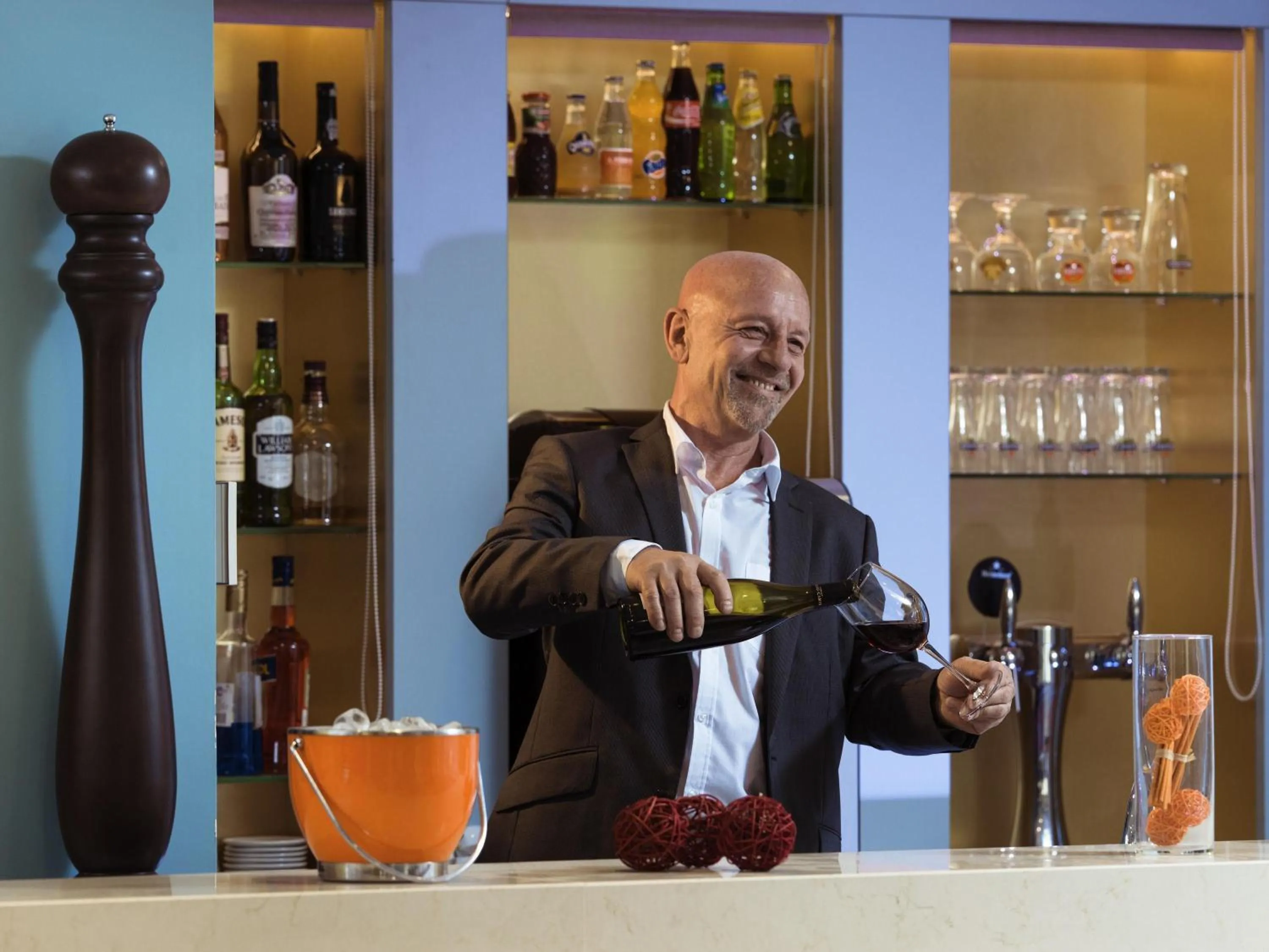 Lounge or bar in Hôtel Mercure Mâcon Bord de Saône