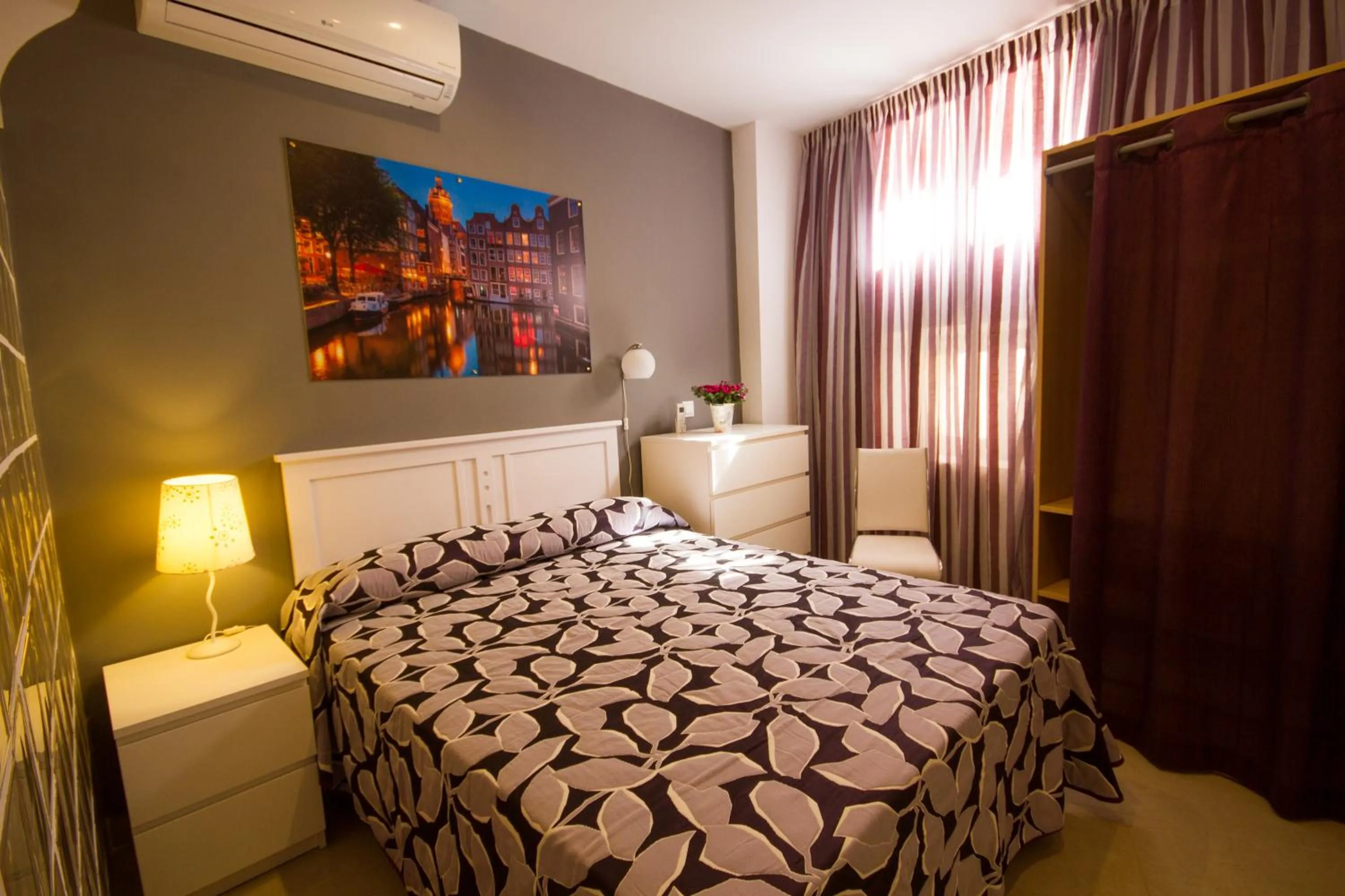 Bedroom, Bed in Apartamentos El Templo Suites