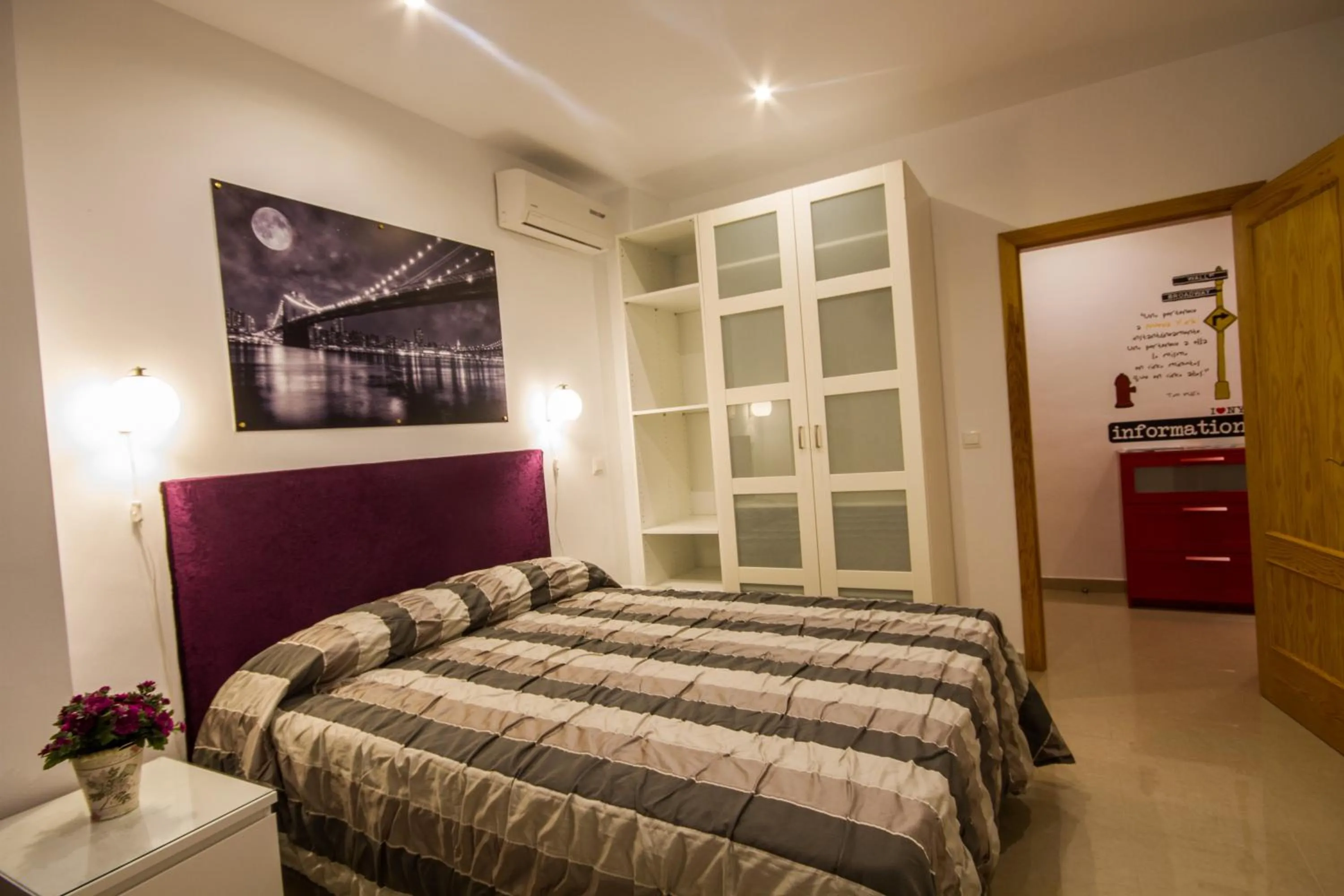 Bedroom, Bed in Apartamentos El Templo Suites