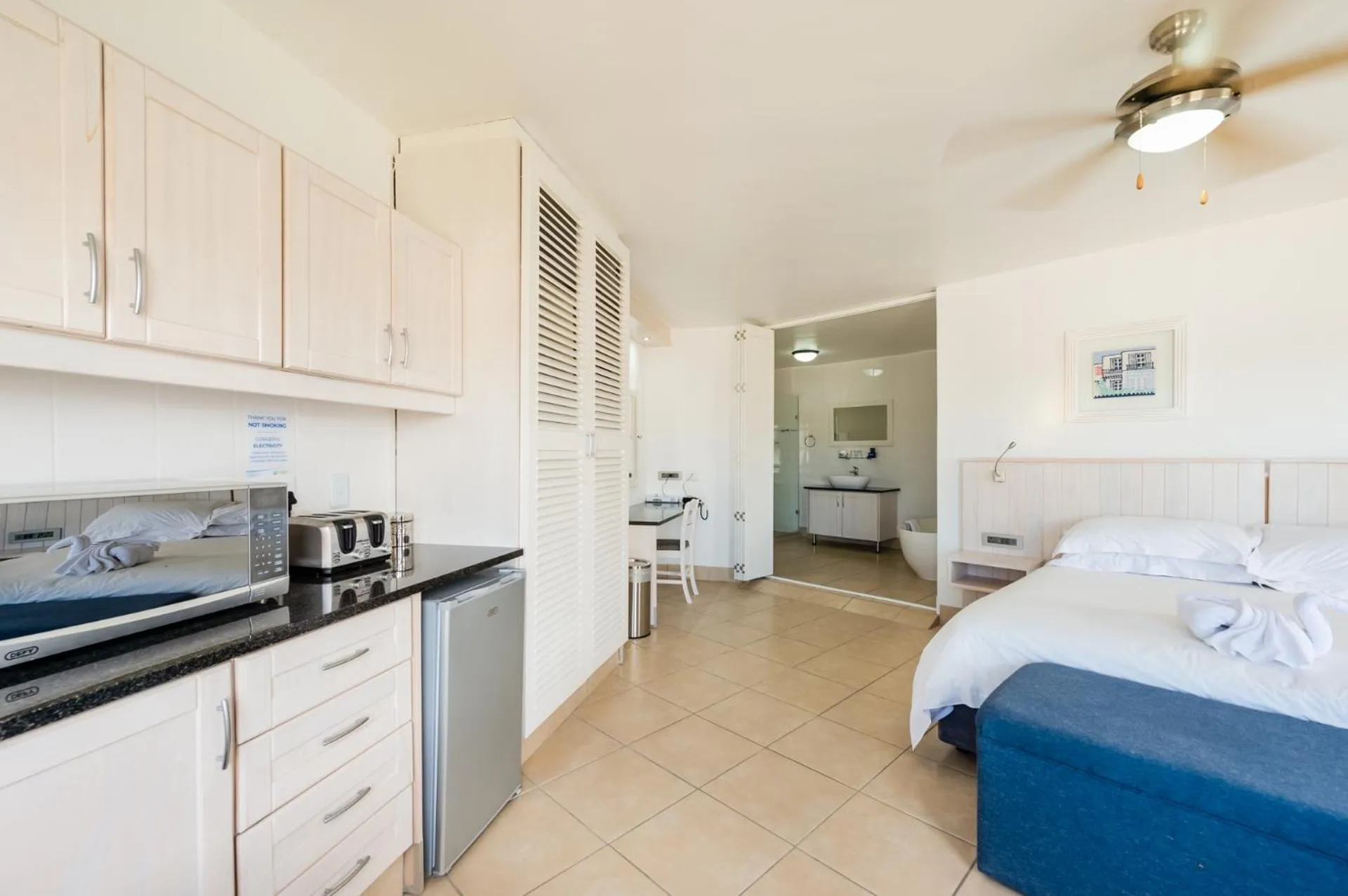 Bed in Club Mykonos Langebaan