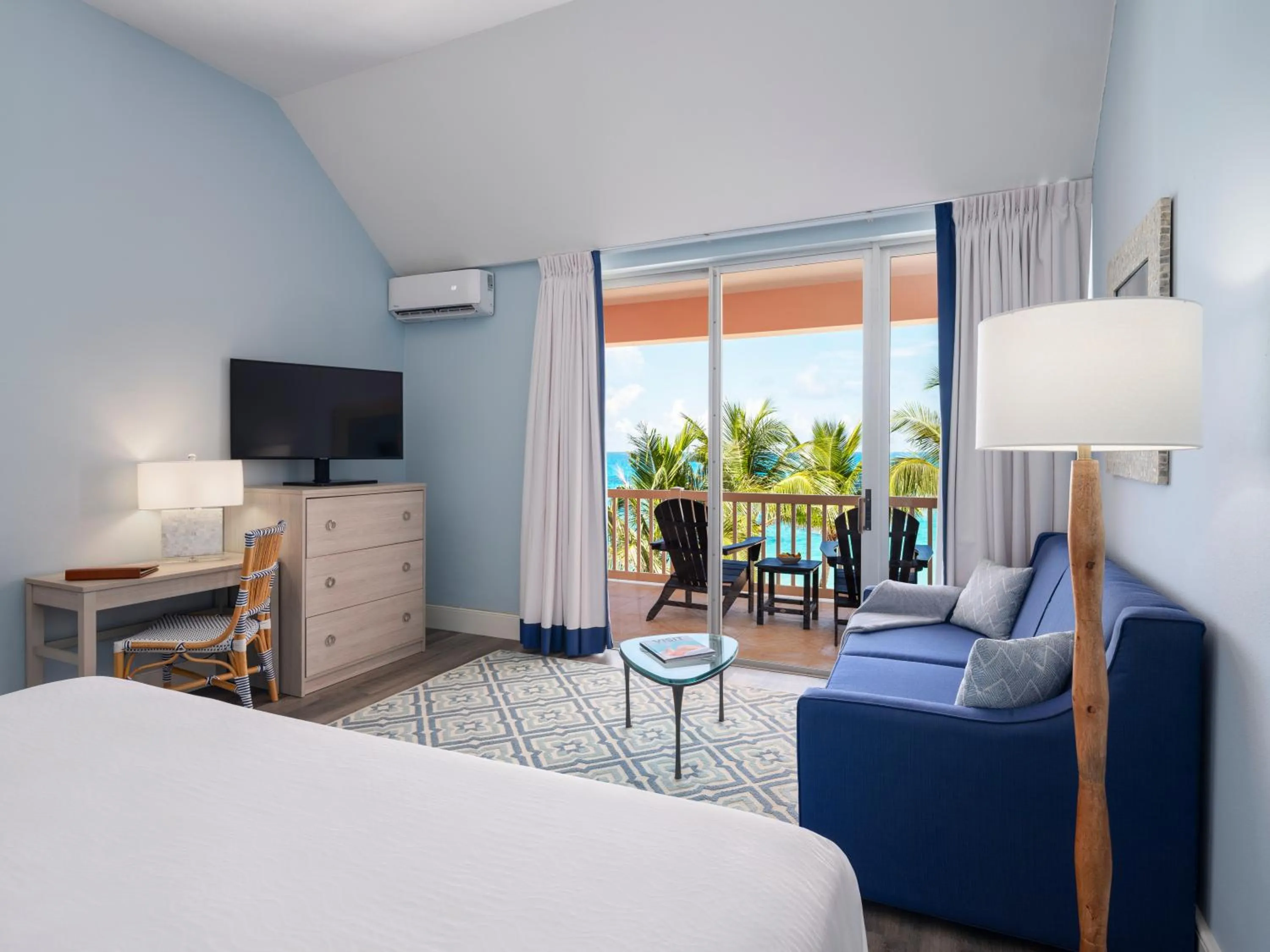TV and multimedia, Bed in The Reefs Resort and Club