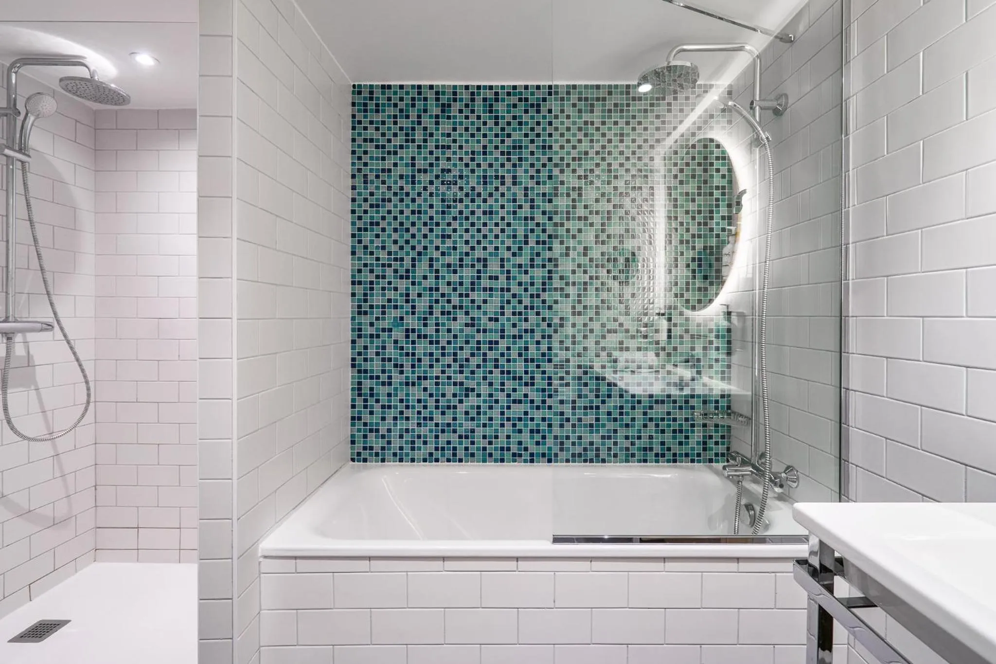 Photo of the whole room in Holiday Inn Perpignan by IHG