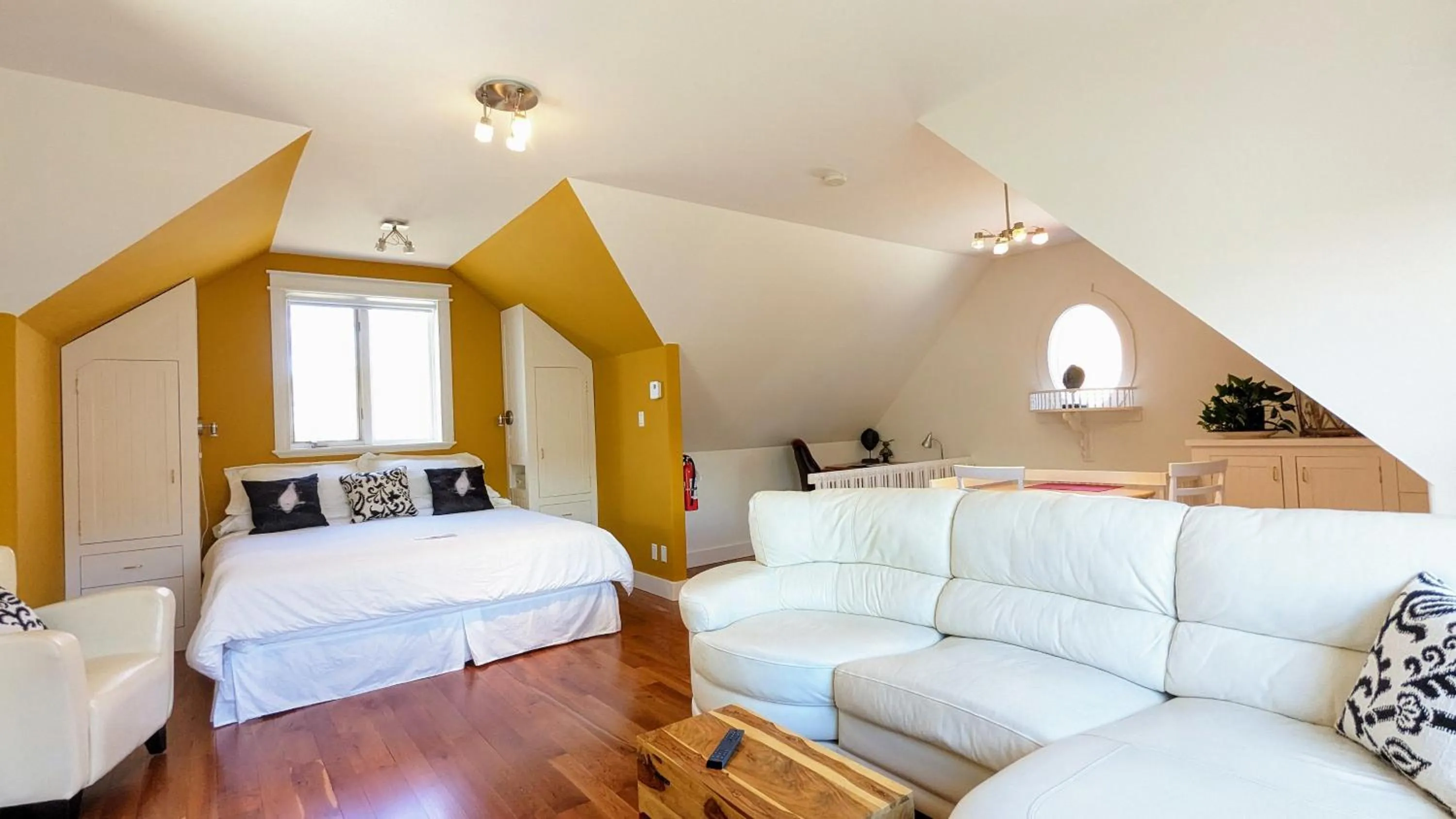 Bed in Au Cachalot Caché le gîte hôtel