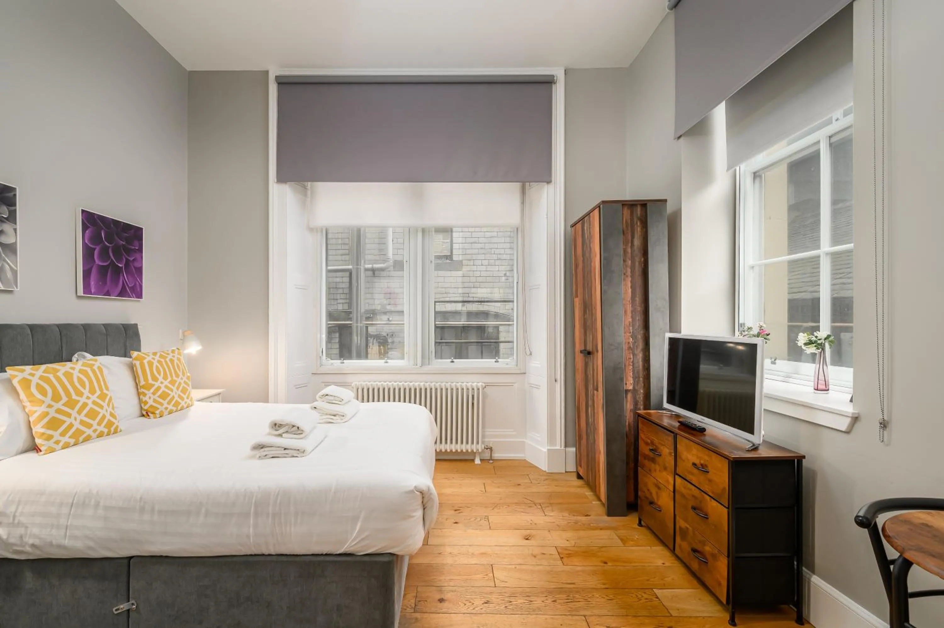 Bed in Destiny Scotland - St Andrew Square Apartments