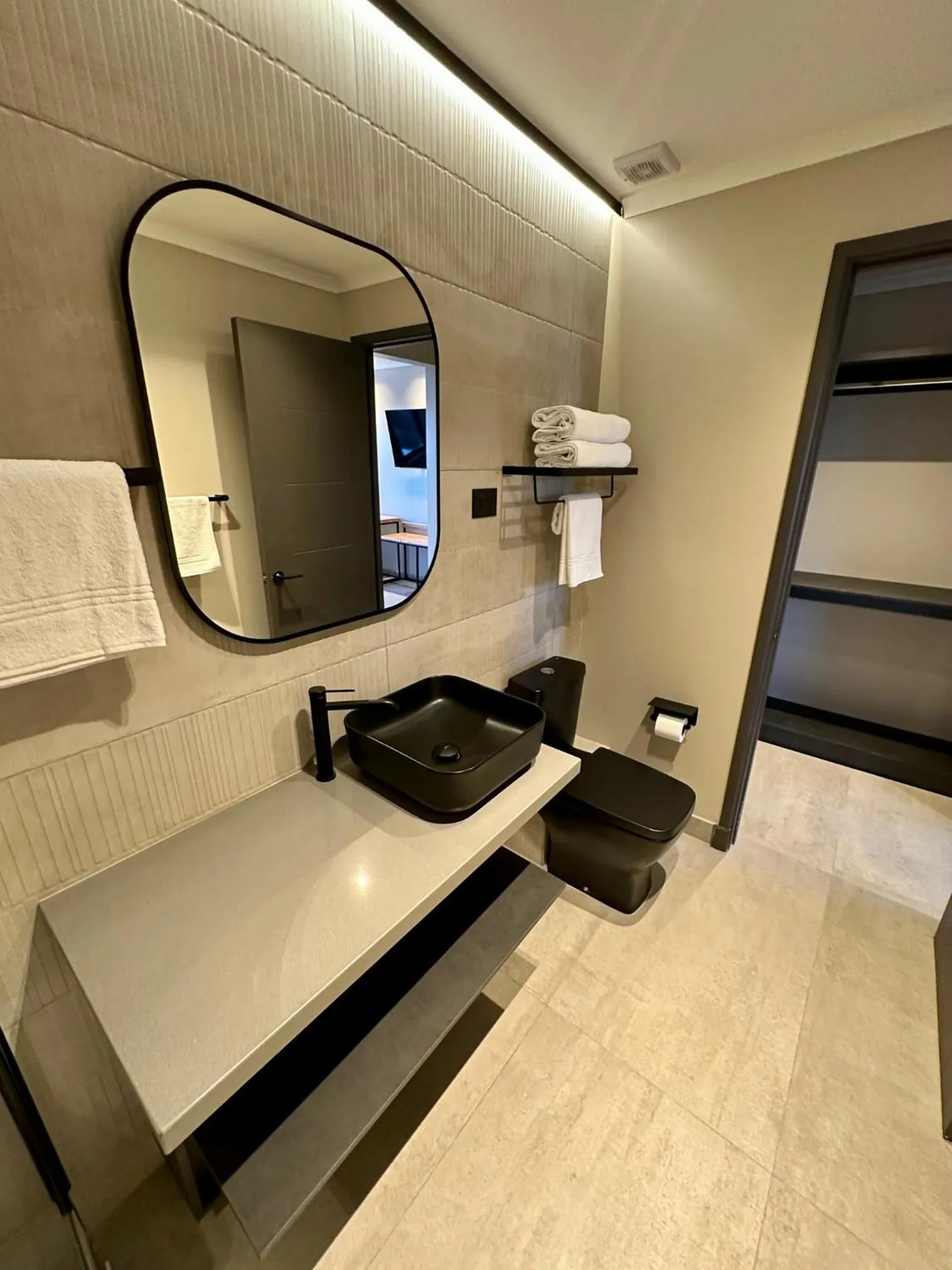 Shower, Bed in Patagonia Hotel & Apart Suite