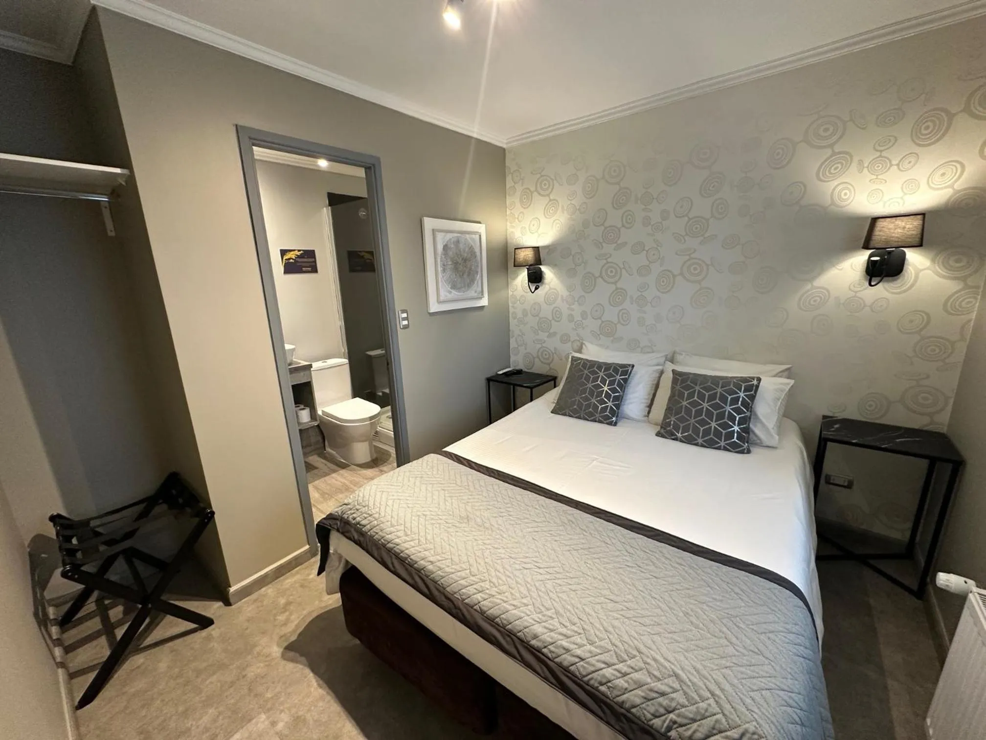 Photo of the whole room, Bed in Patagonia Hotel & Apart Suite