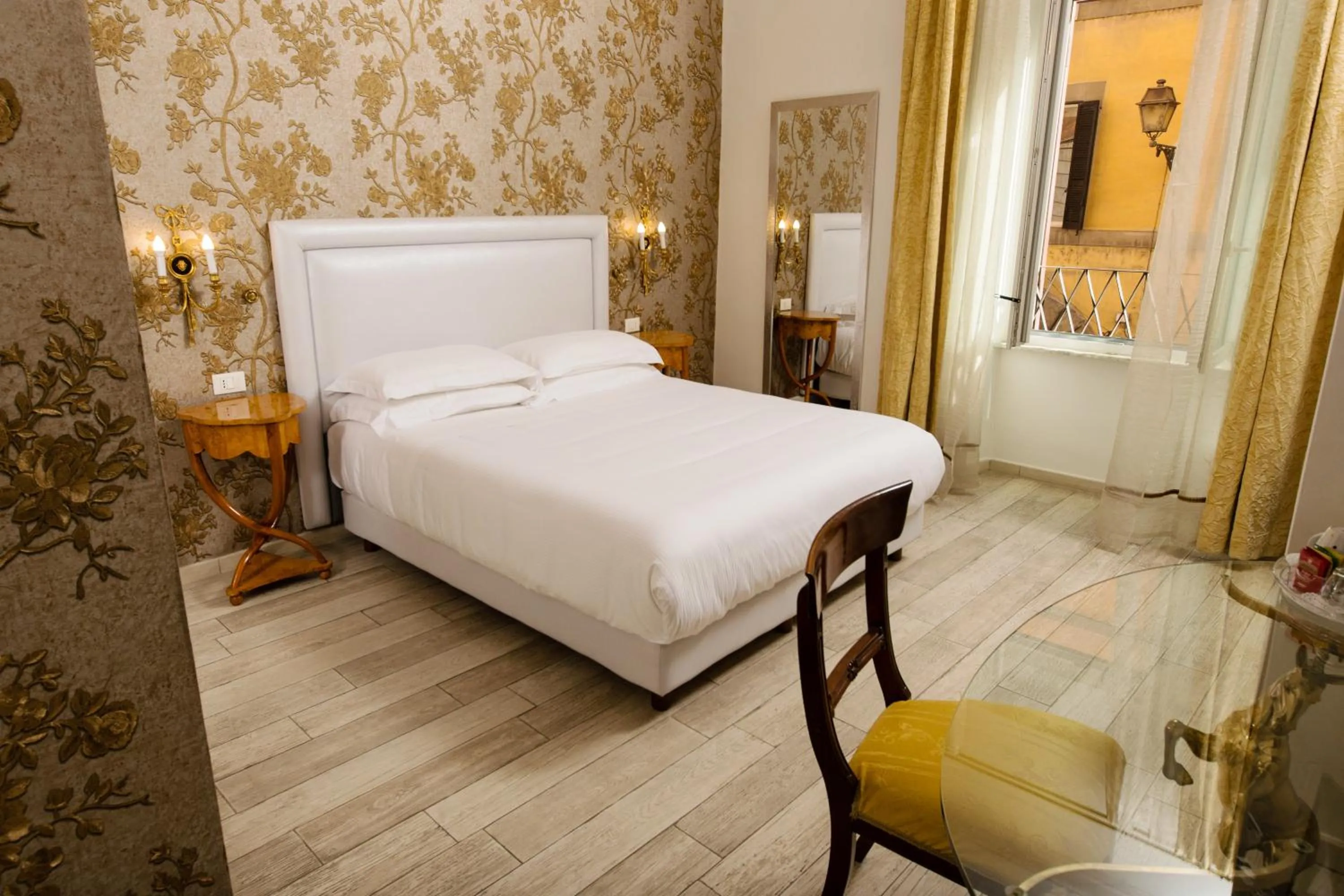 Photo of the whole room, Bed in Ripetta Rooms