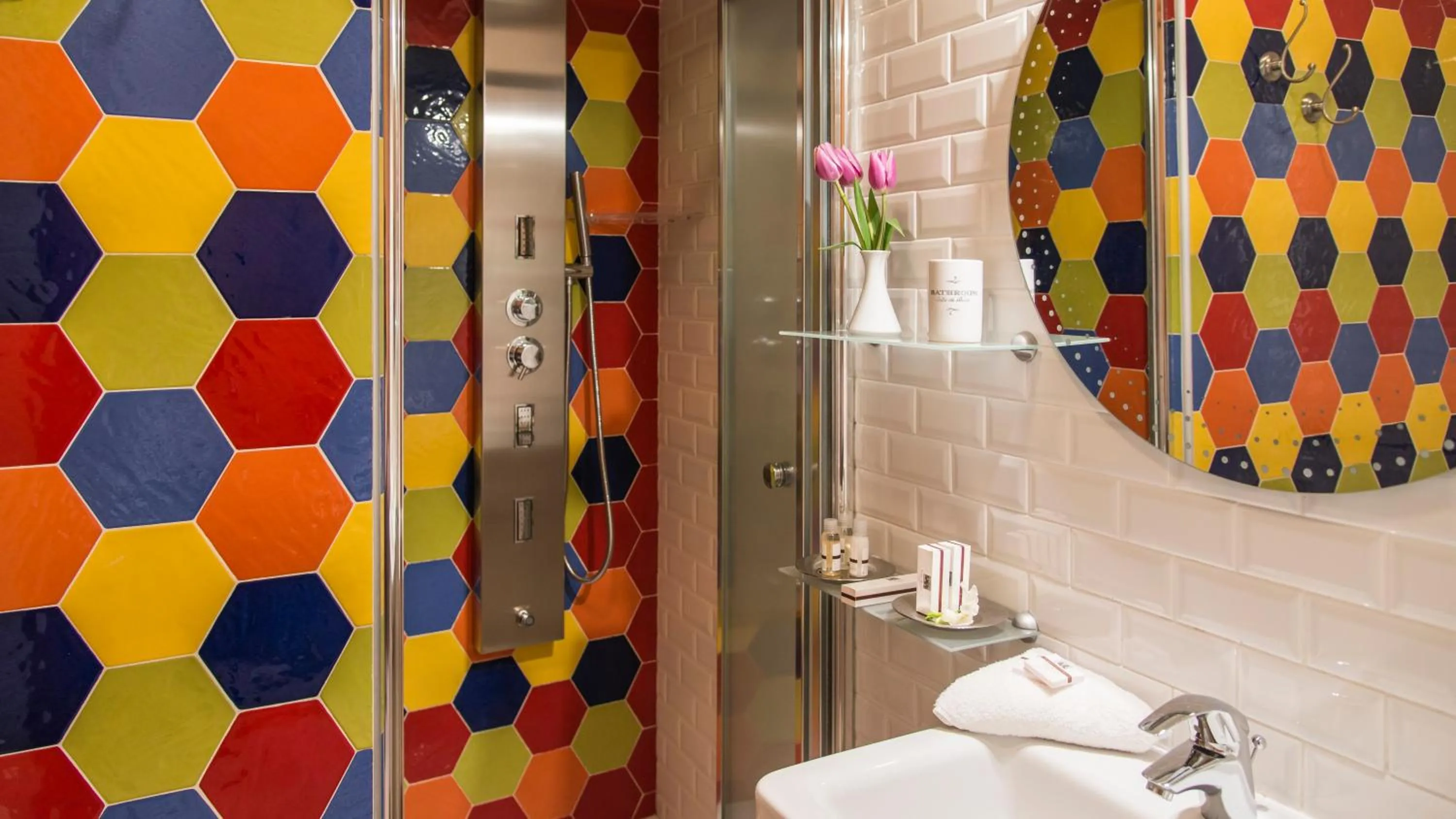 Shower in Ripetta Rooms