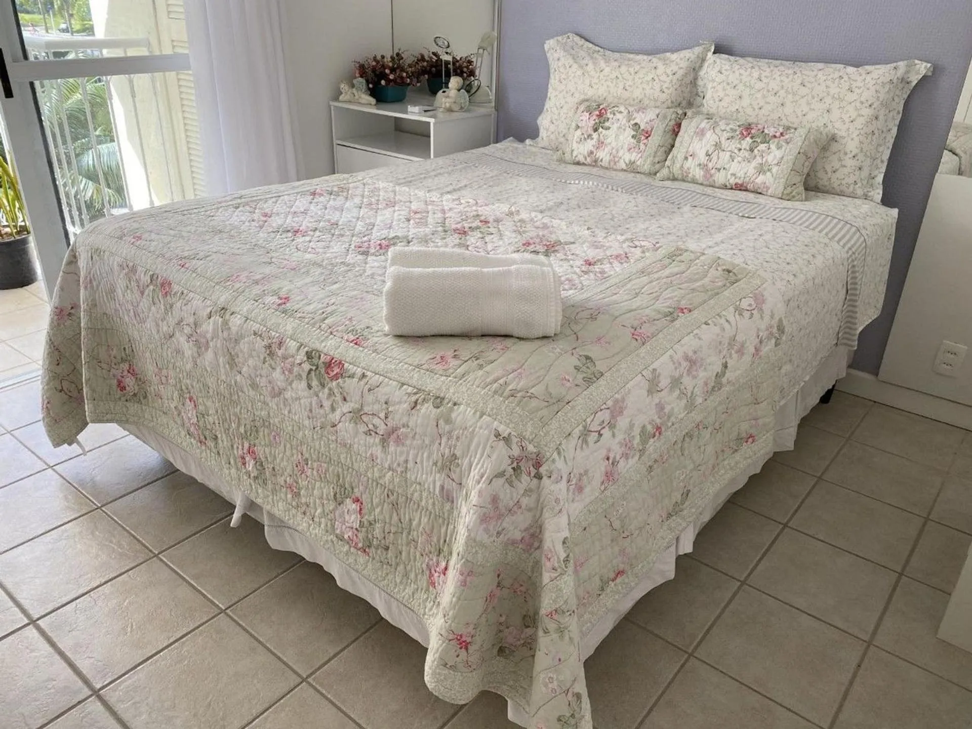 Bed in Shiraz Jurere Florianópolis