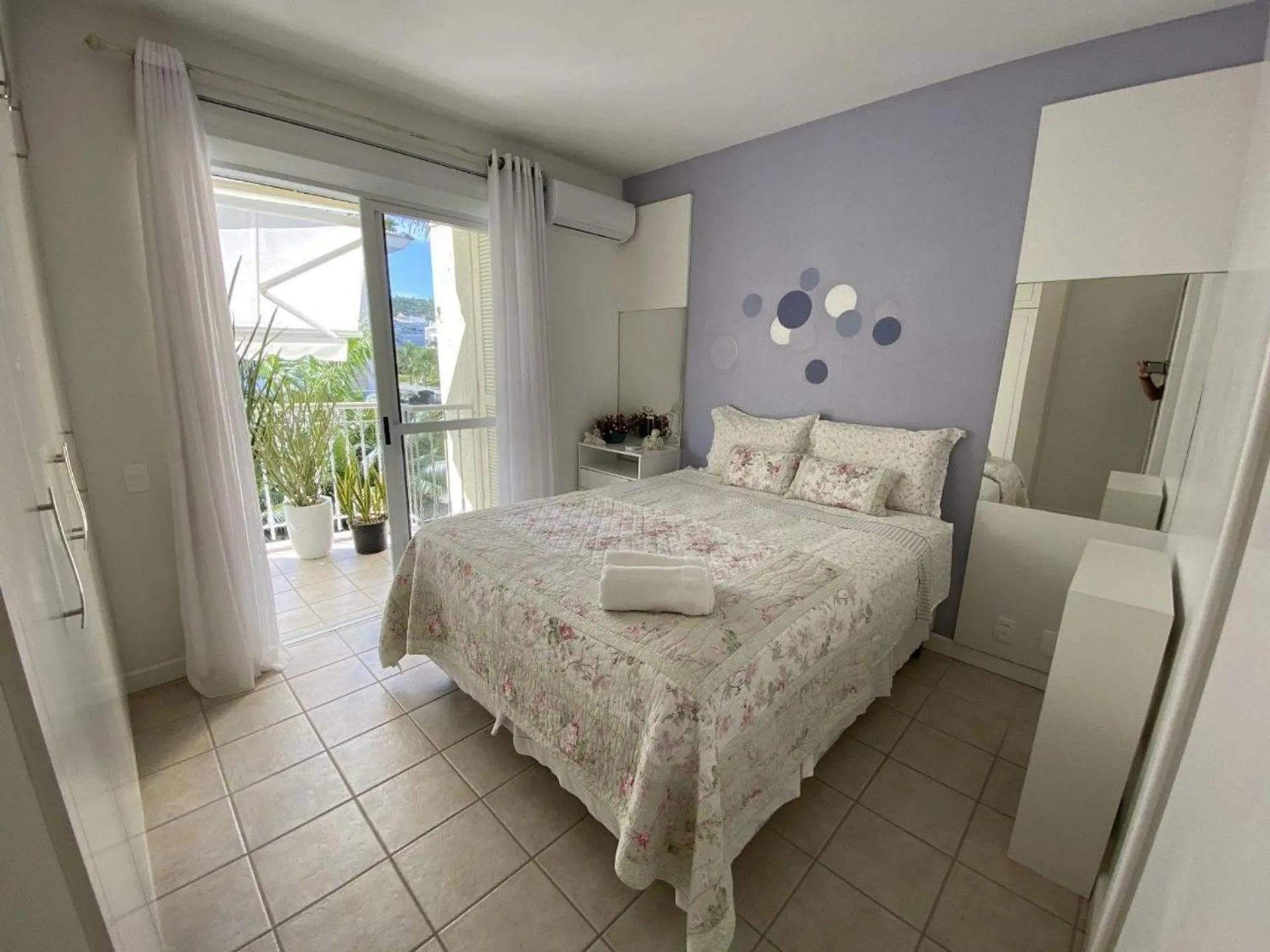 Bed in Shiraz Jurere Florianópolis