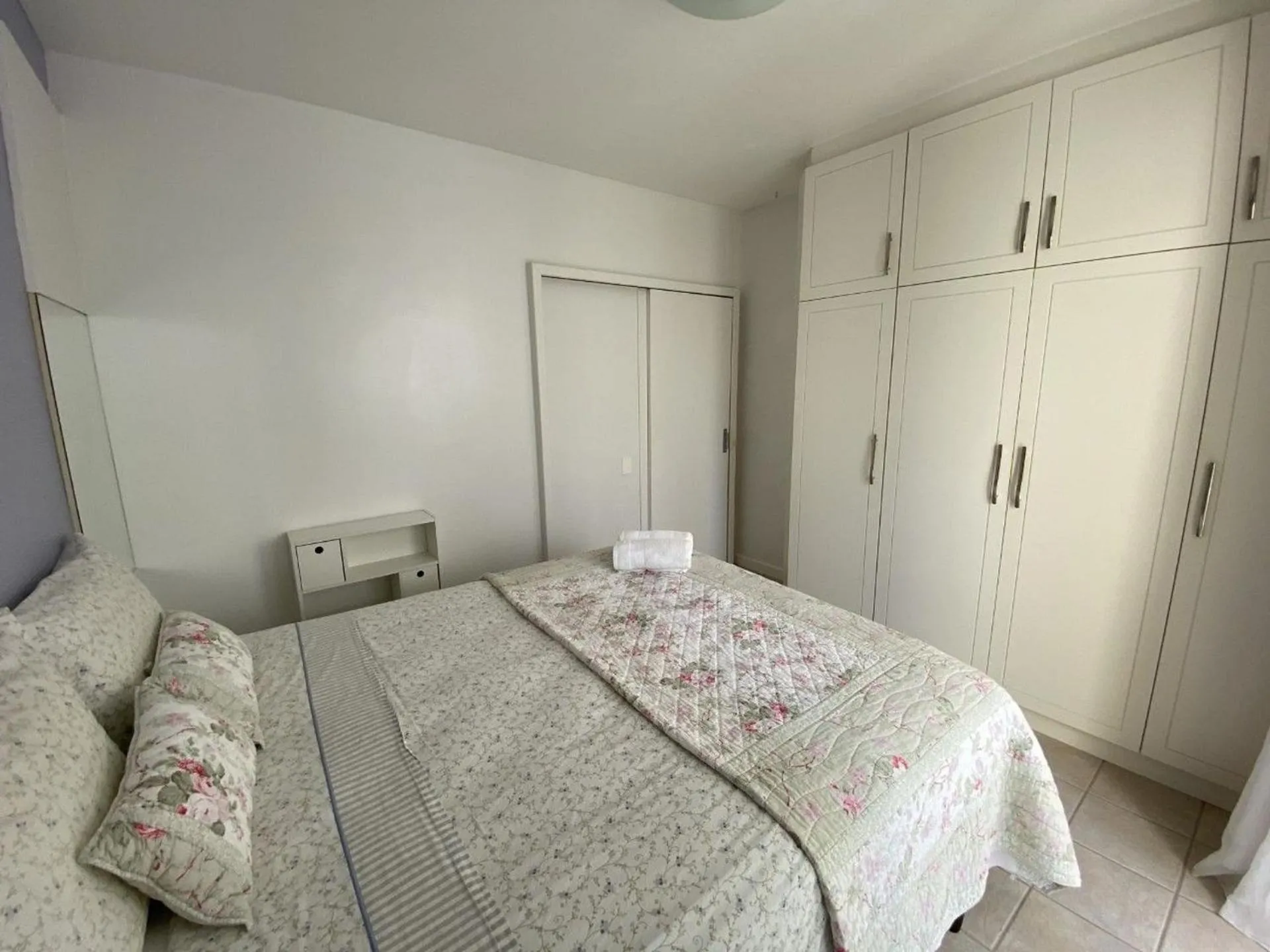 Bed in Shiraz Jurere Florianópolis
