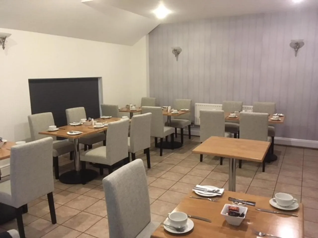 Dining area in Melbourne View Hotel