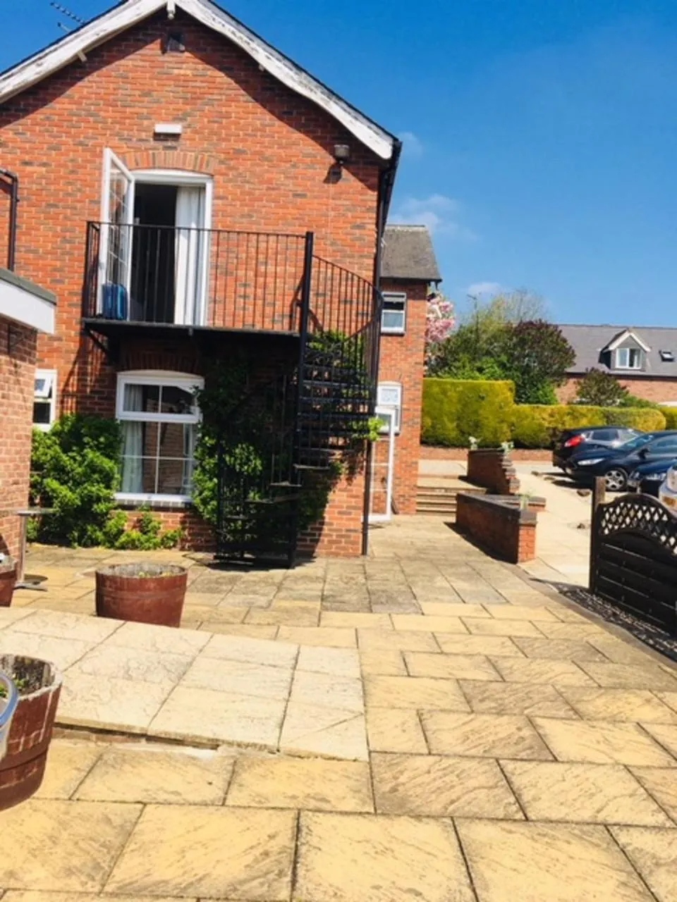 Property building in Melbourne View Hotel