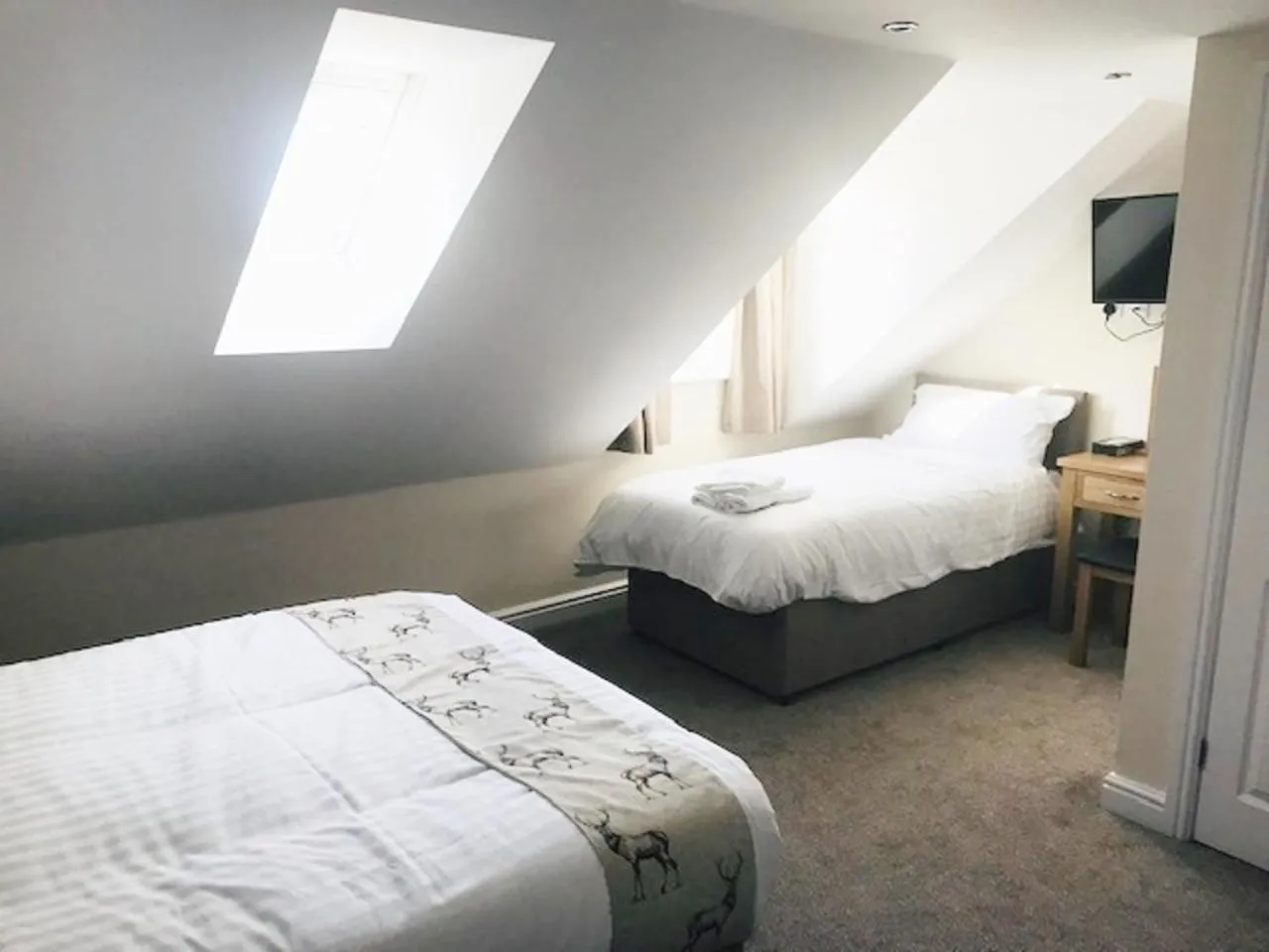 Bed in Melbourne View Hotel