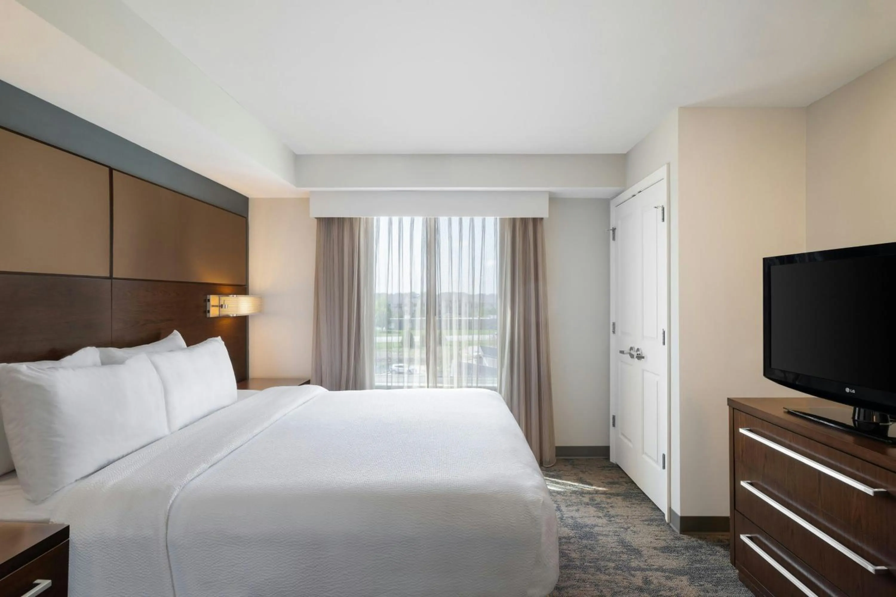 Bedroom, Bed in Residence Inn by Marriott Champaign
