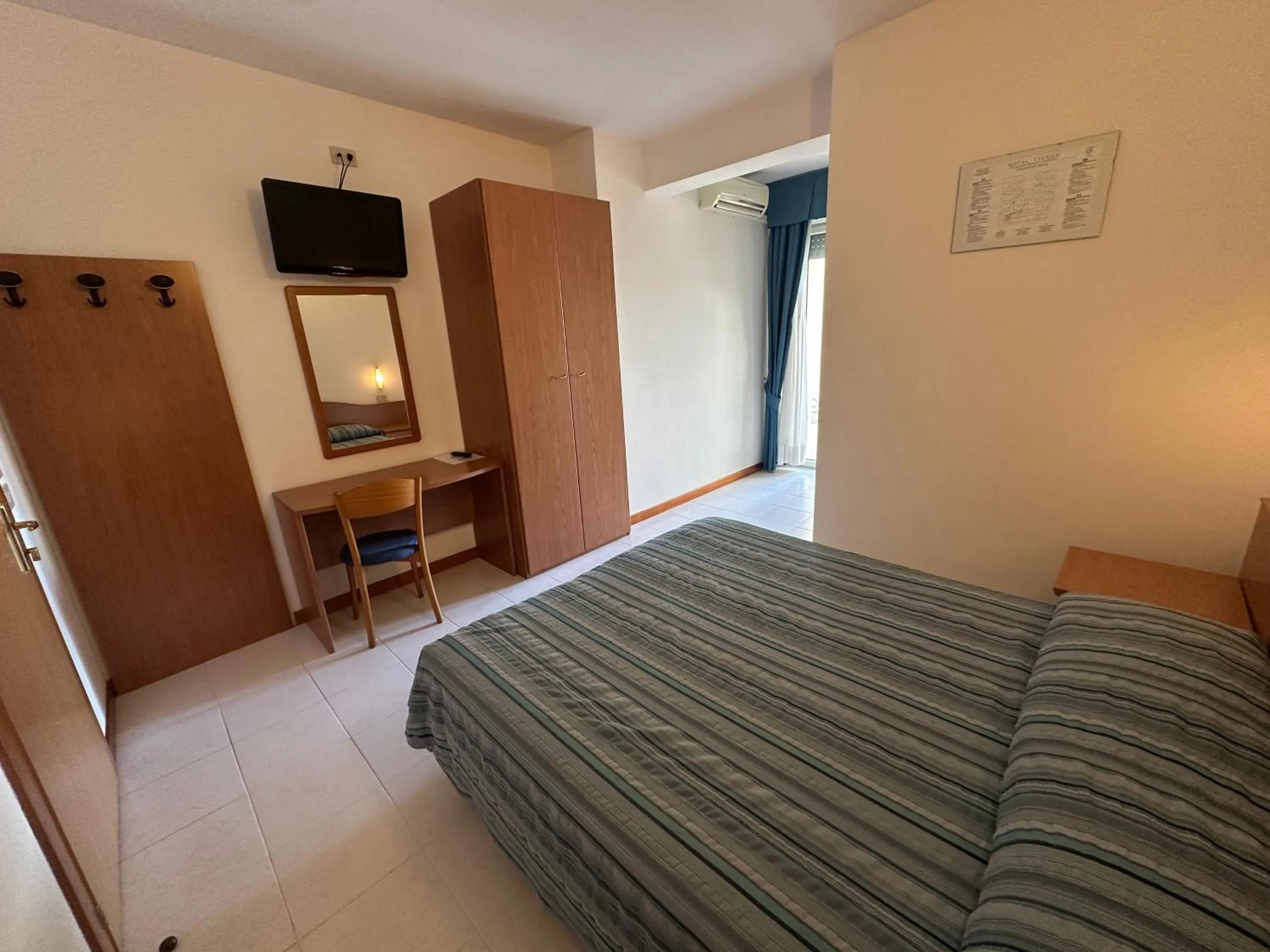 Bedroom in Hotel Vienna