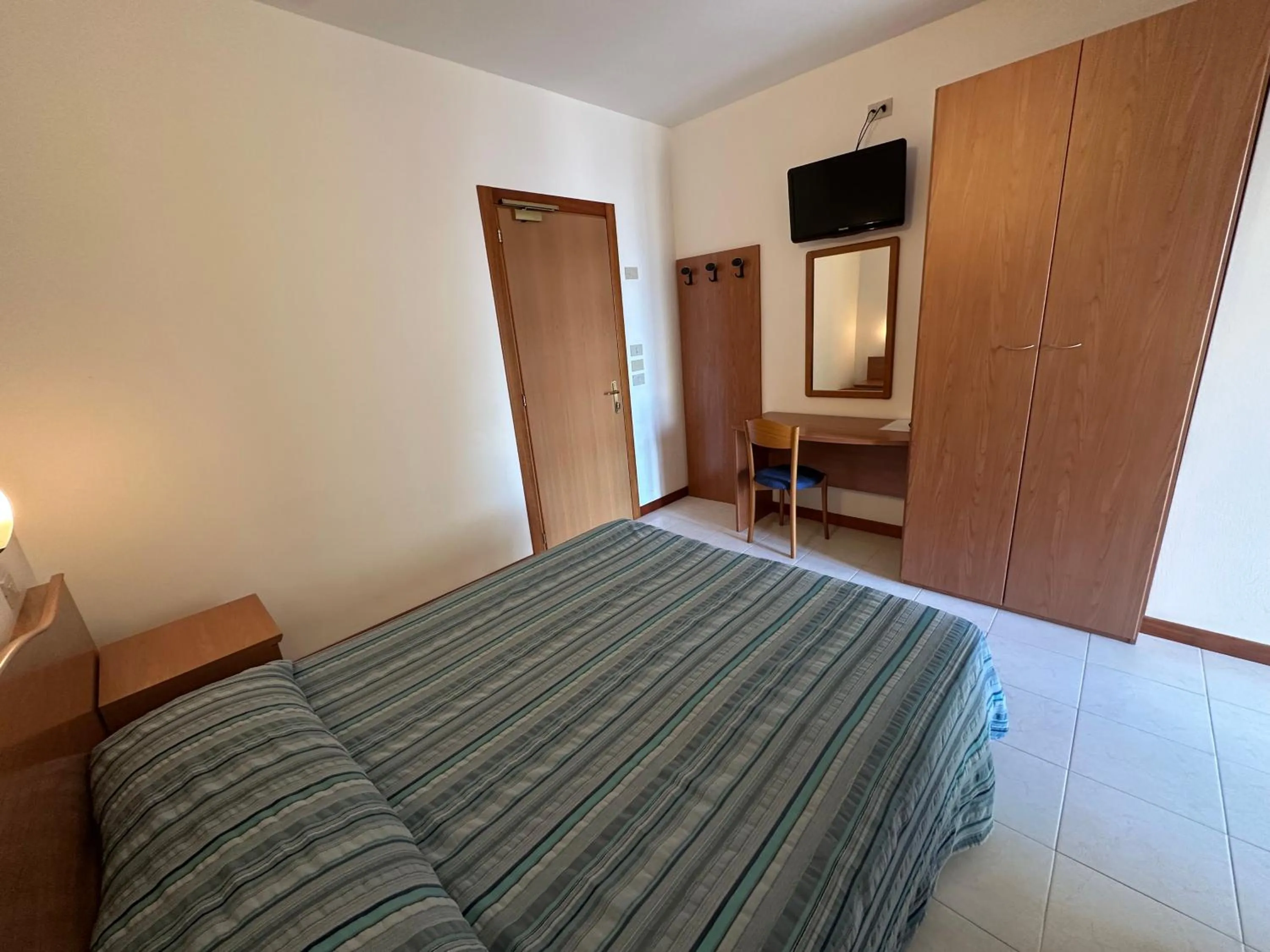 Photo of the whole room in Hotel Vienna