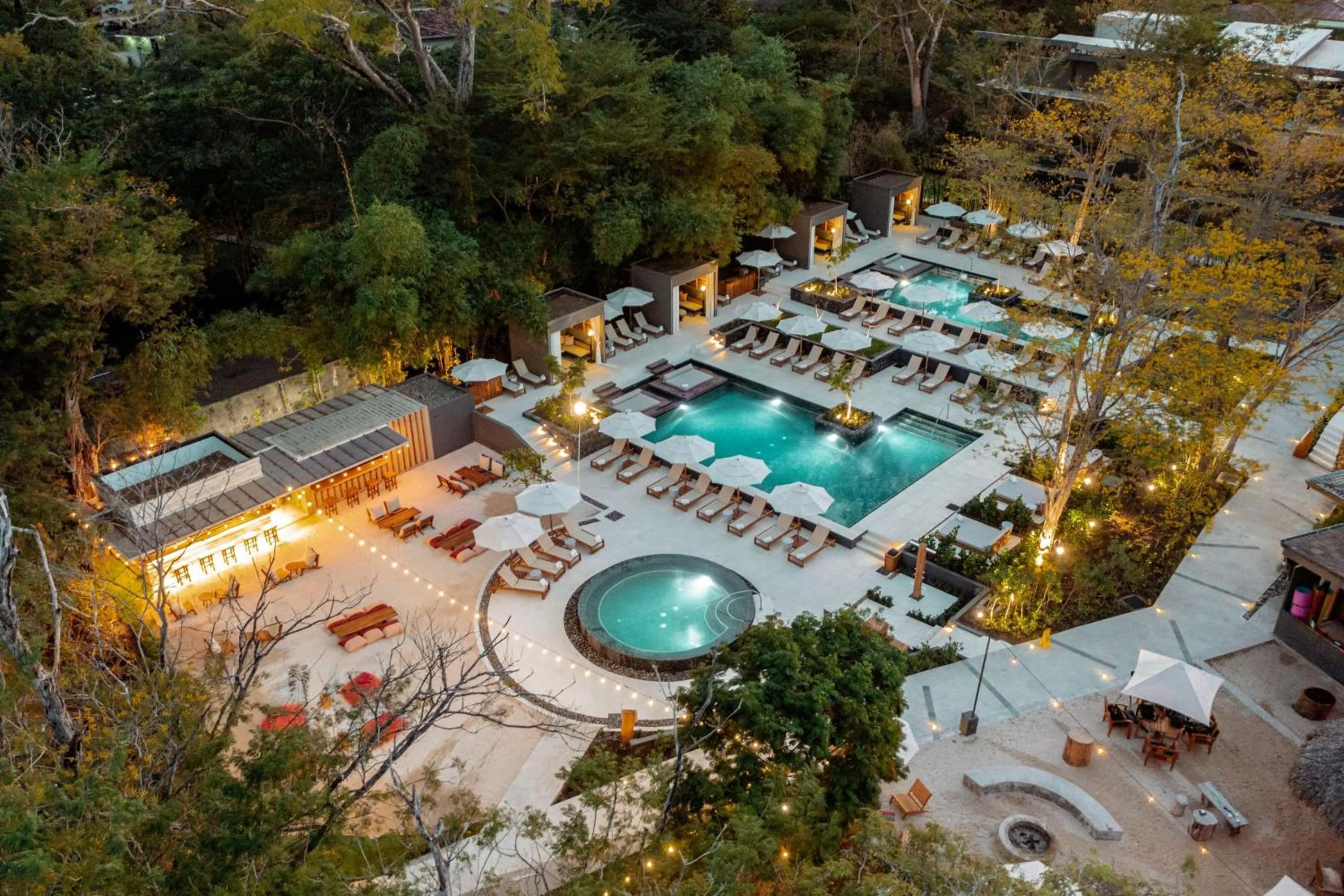 Swimming pool in El Mangroove Papagayo, Autograph Collection
