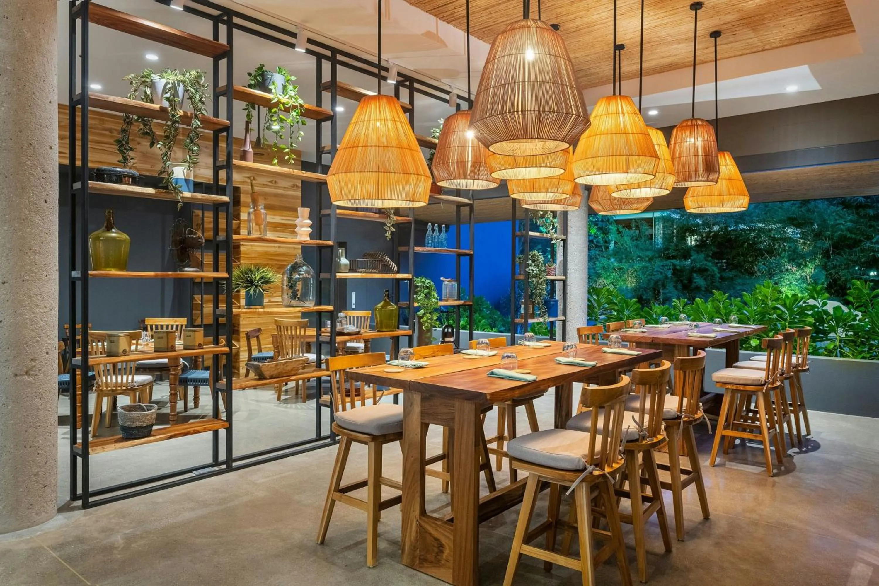 Restaurant/places to eat in El Mangroove Papagayo, Autograph Collection