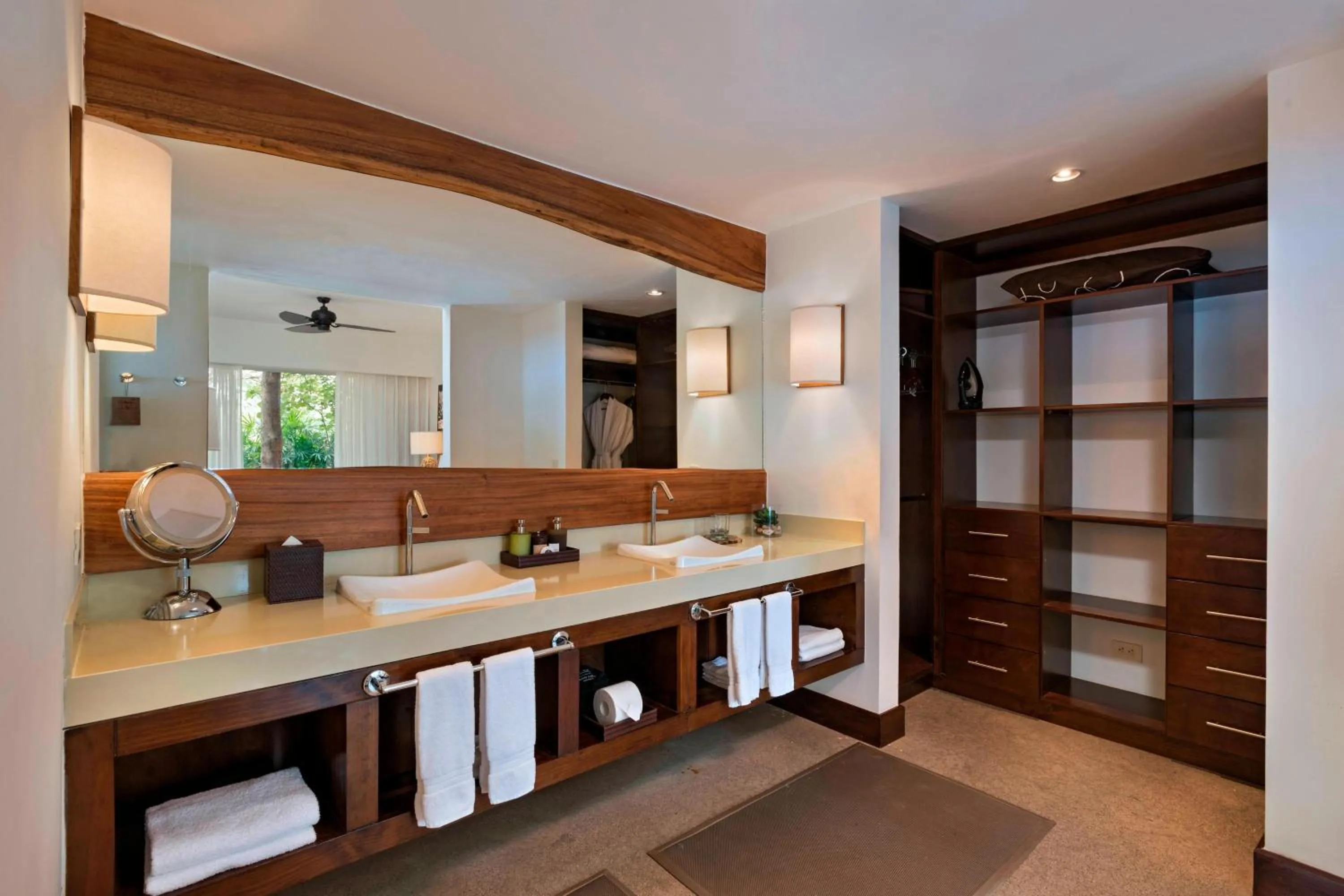 Bathroom in El Mangroove Papagayo, Autograph Collection