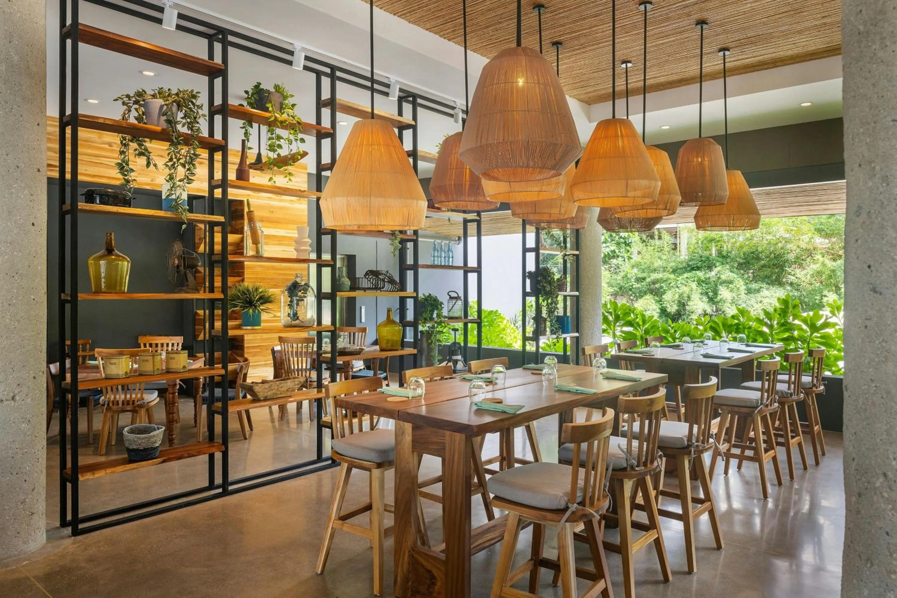 Restaurant/places to eat in El Mangroove Papagayo, Autograph Collection