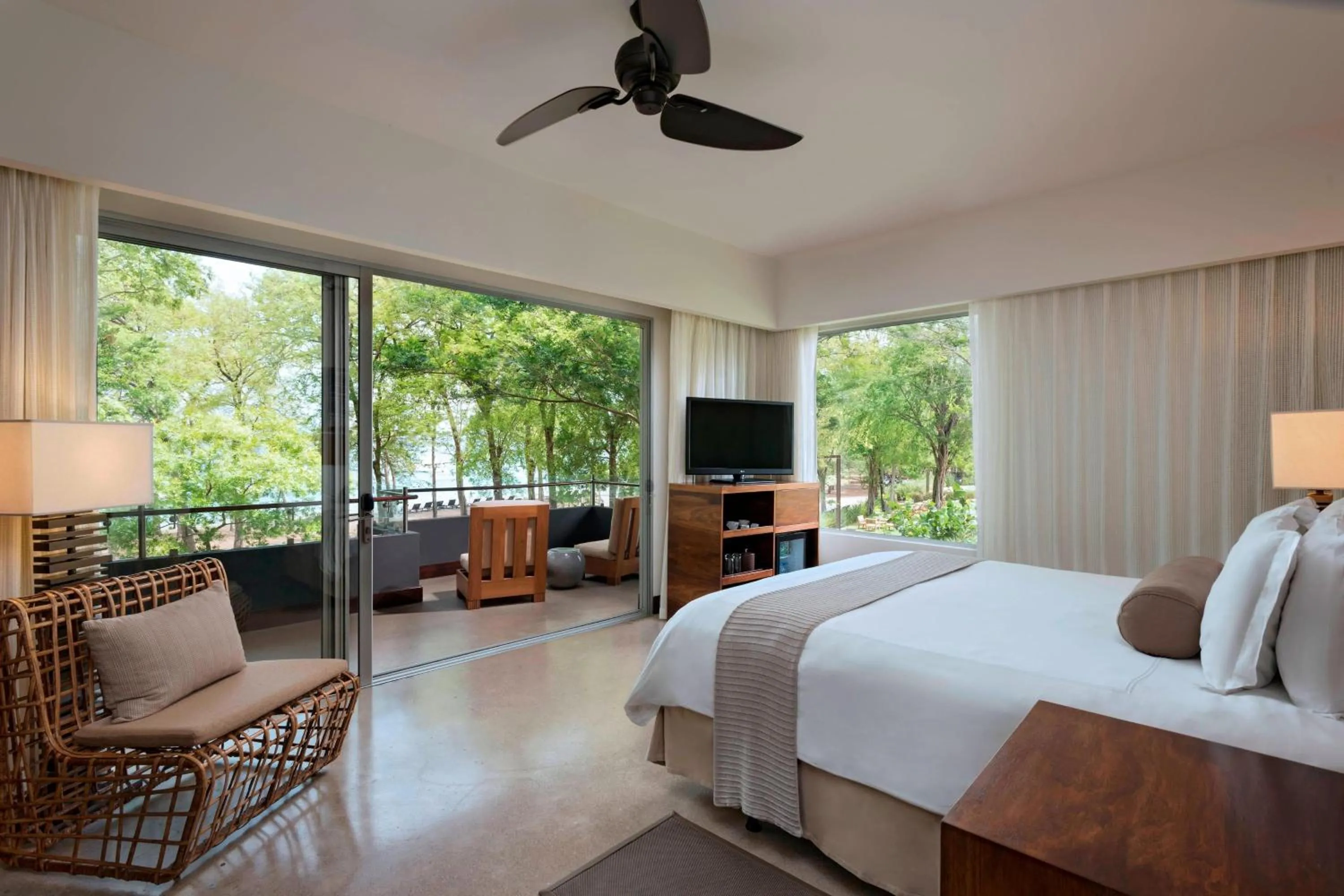 Bedroom, Bed in El Mangroove Papagayo, Autograph Collection