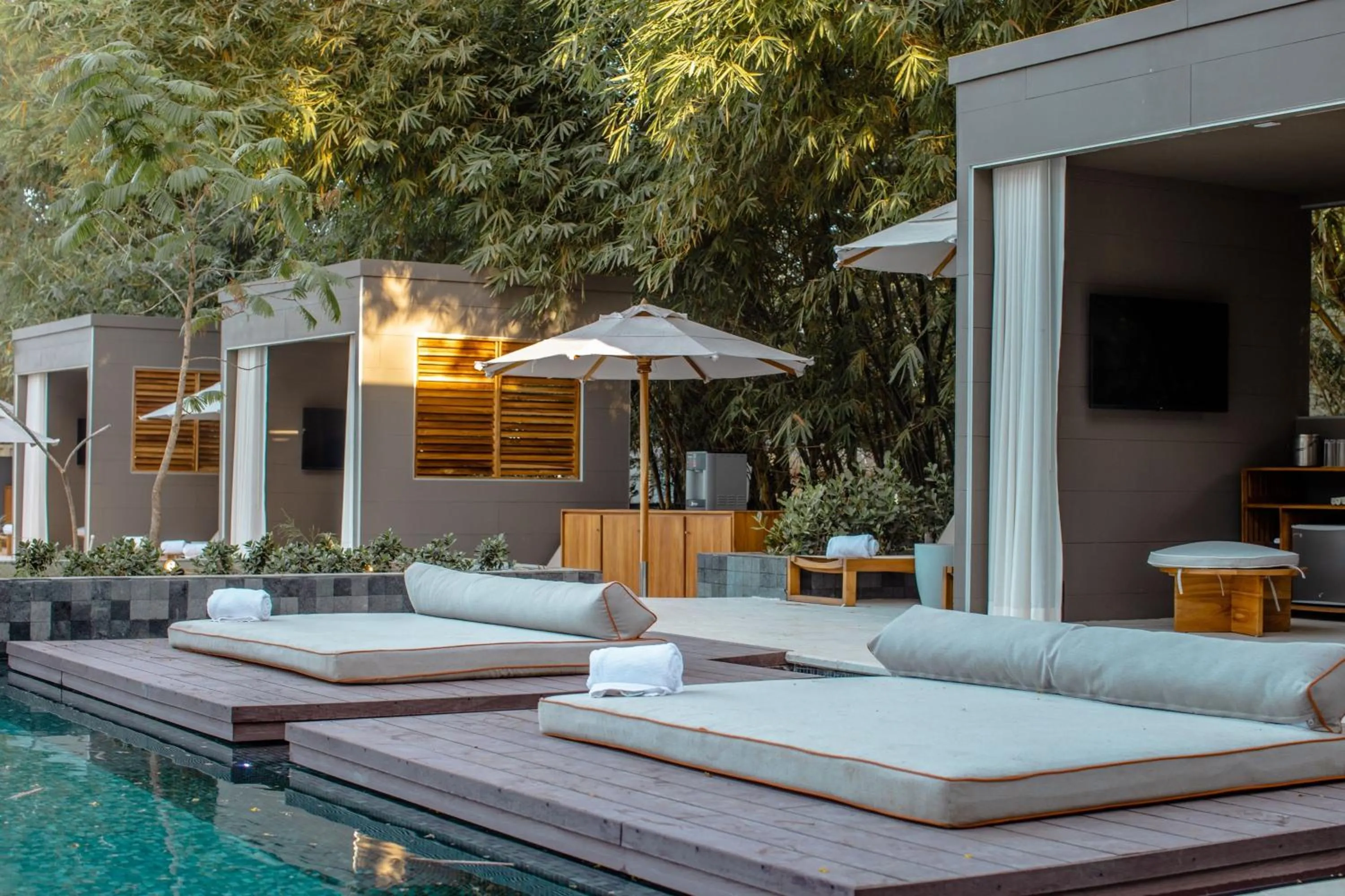 Swimming pool in El Mangroove Papagayo, Autograph Collection