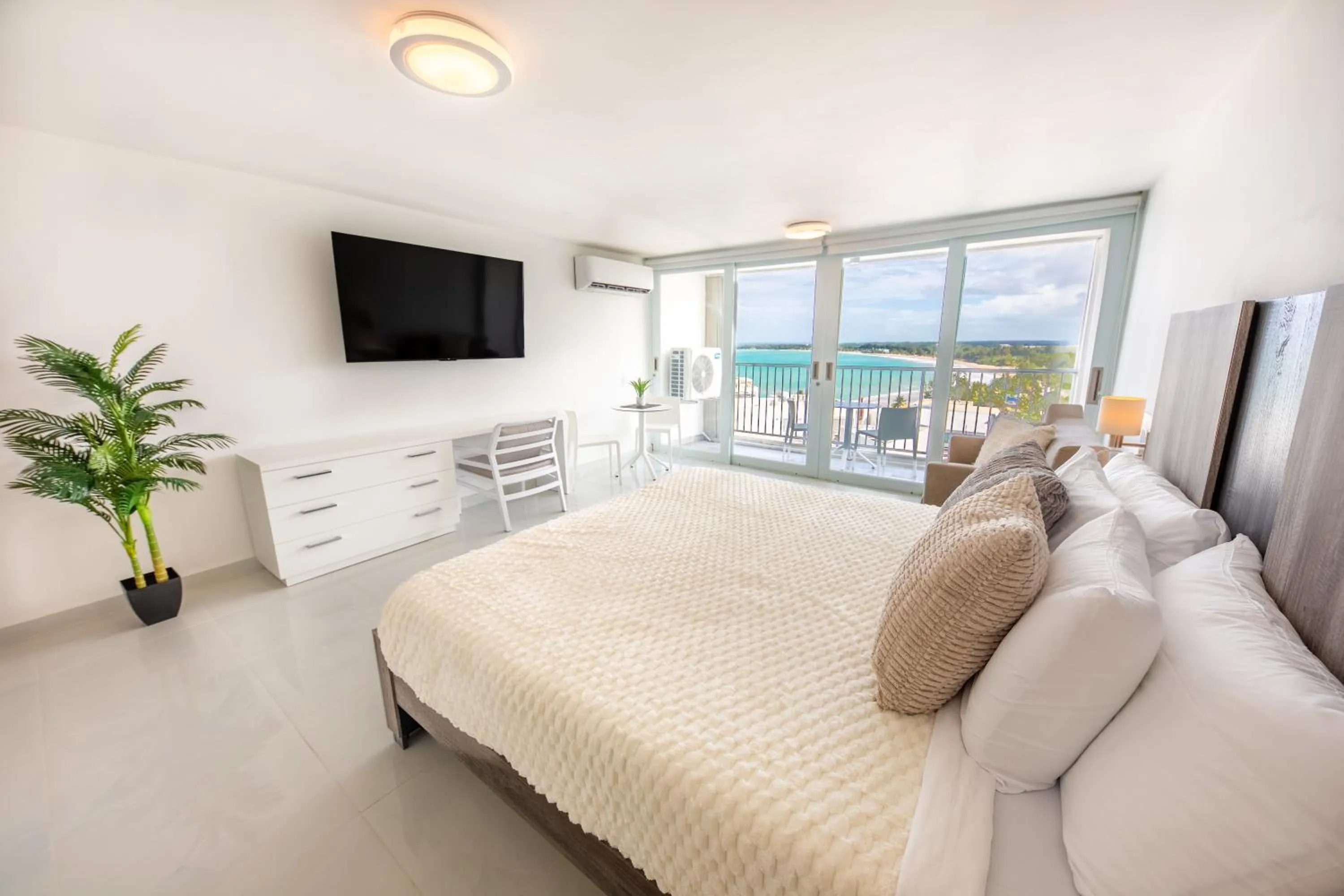 Bed in ESJ Towers by Chana