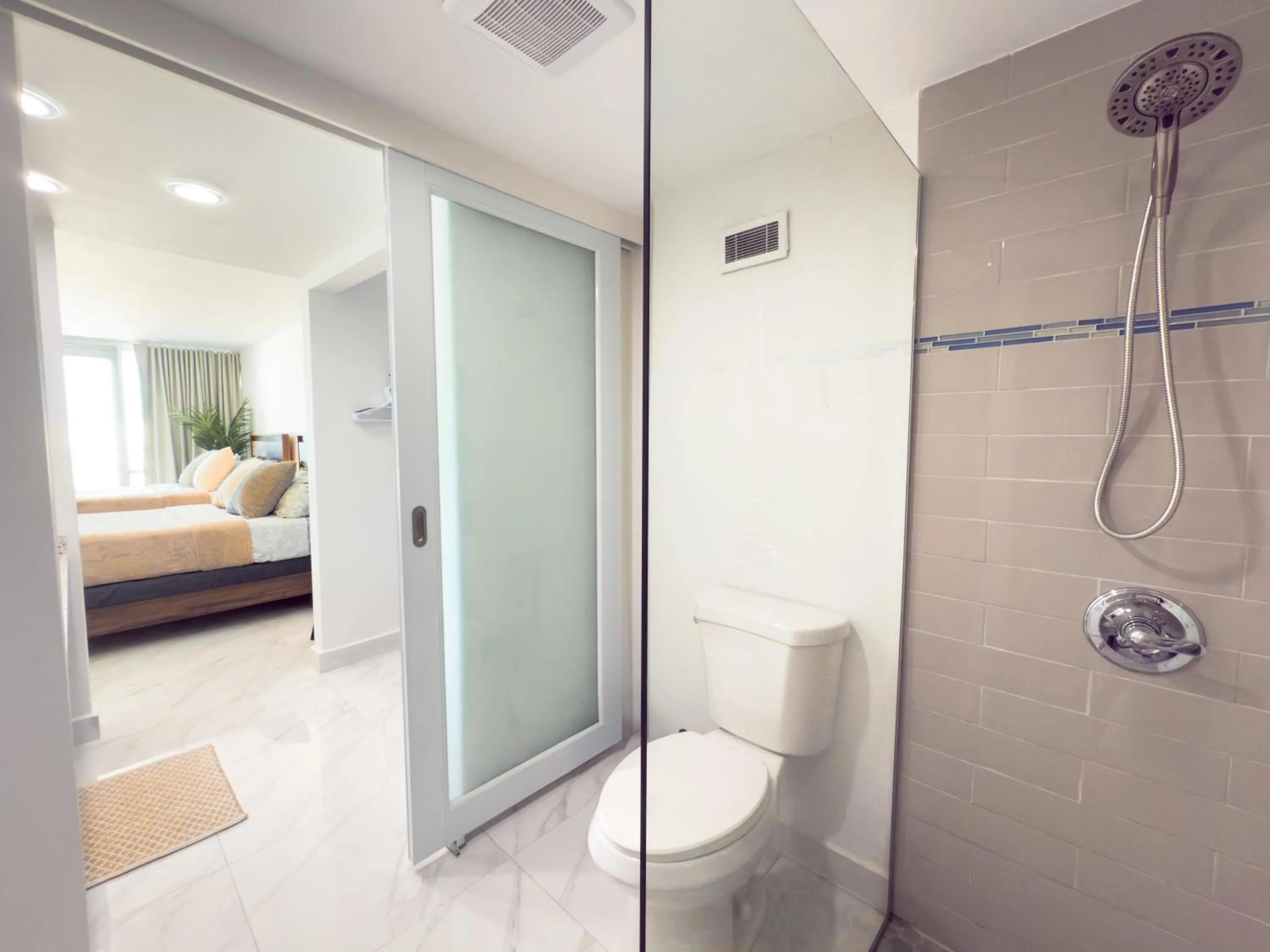 Bed in ESJ Towers by Chana