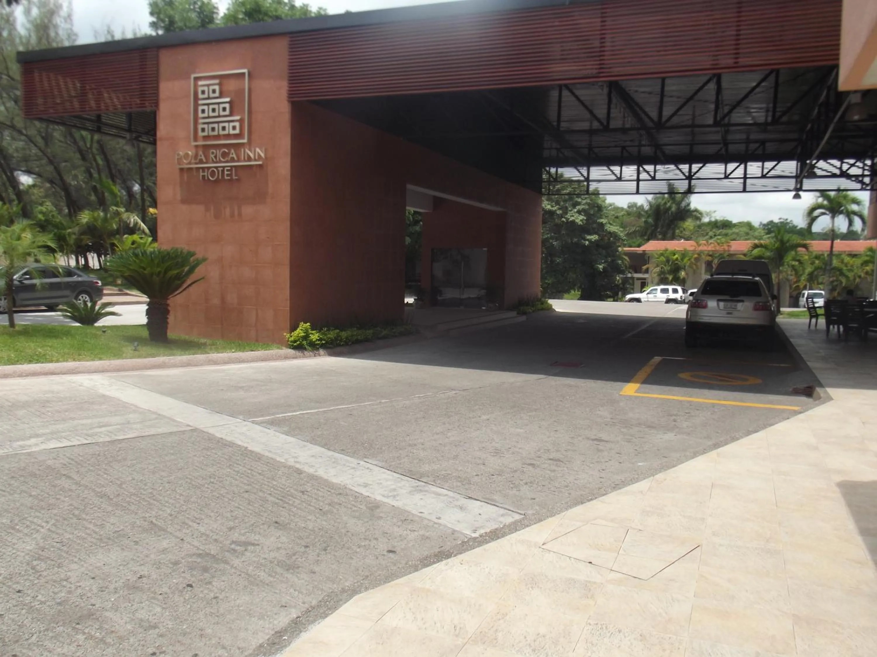 Facade/entrance in Hotel Poza Rica Inn